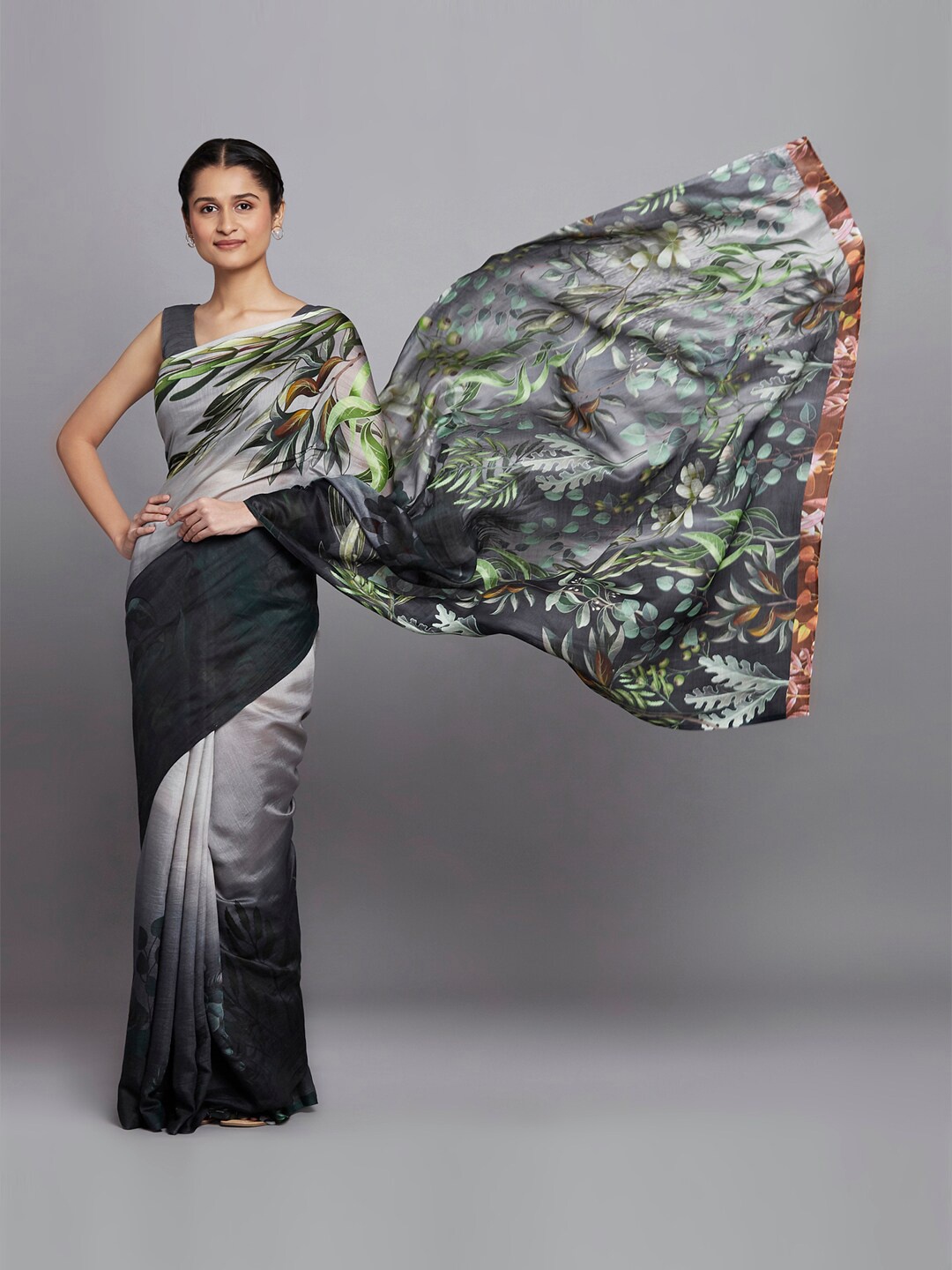 

navyasa by liva Blue & Green Saree