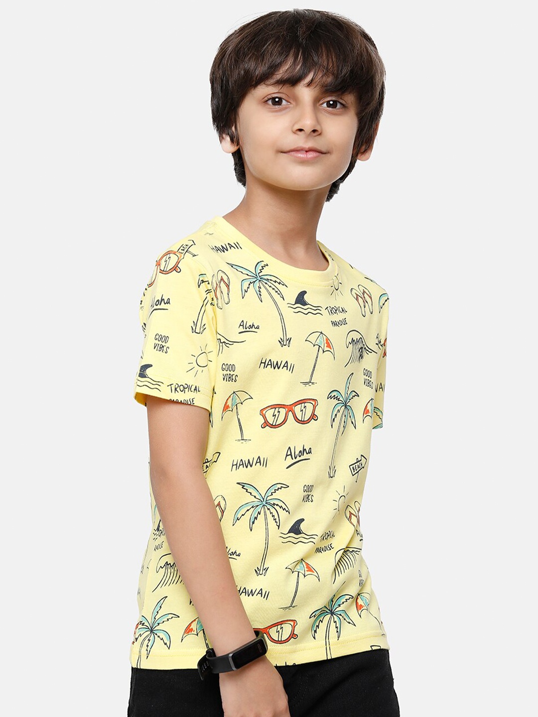 

CP BRO Boys Yellow Floral Printed Tropical Slim Fit T-shirt