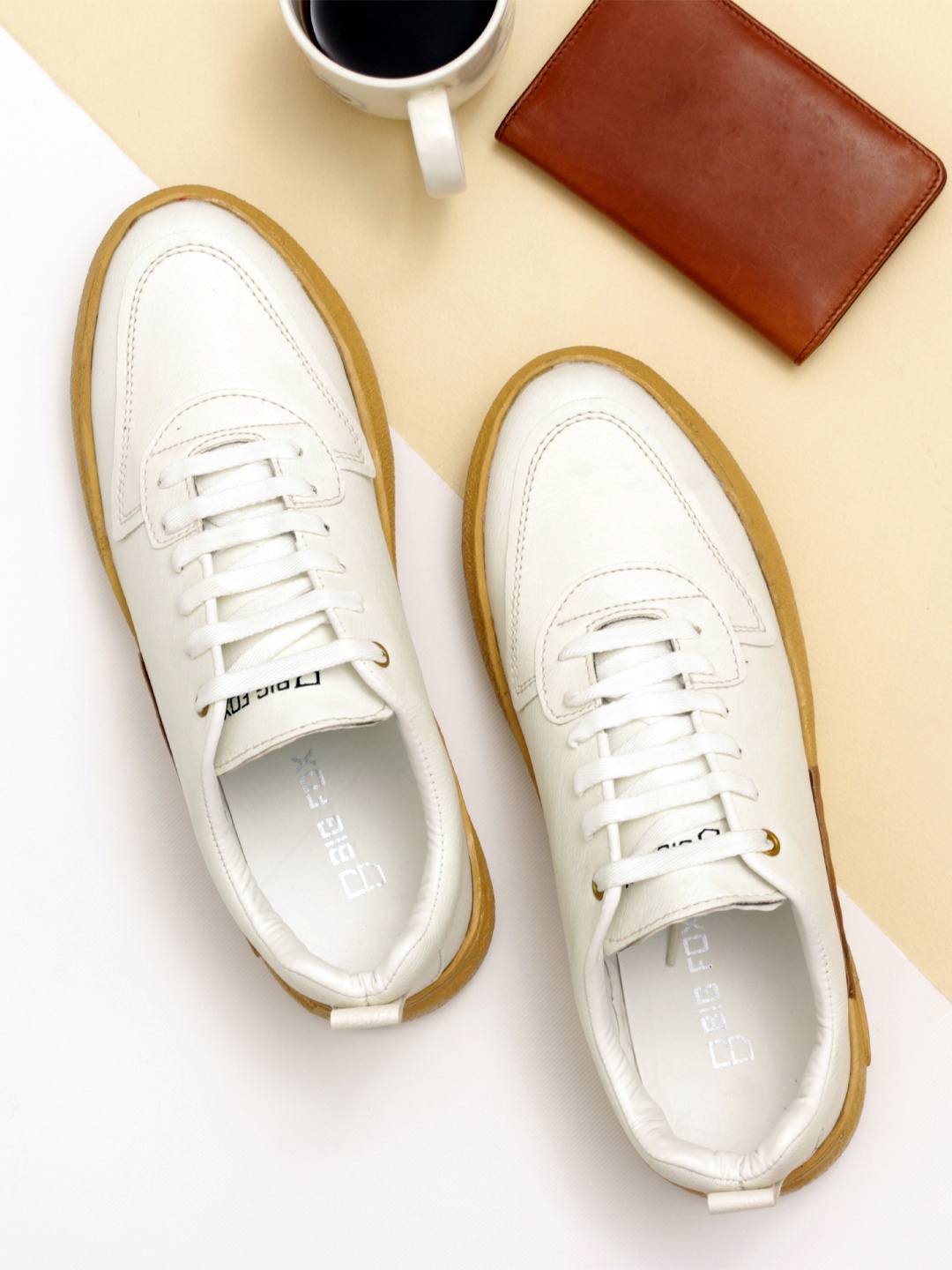 

Big Fox Men White Colourblocked Sneakers