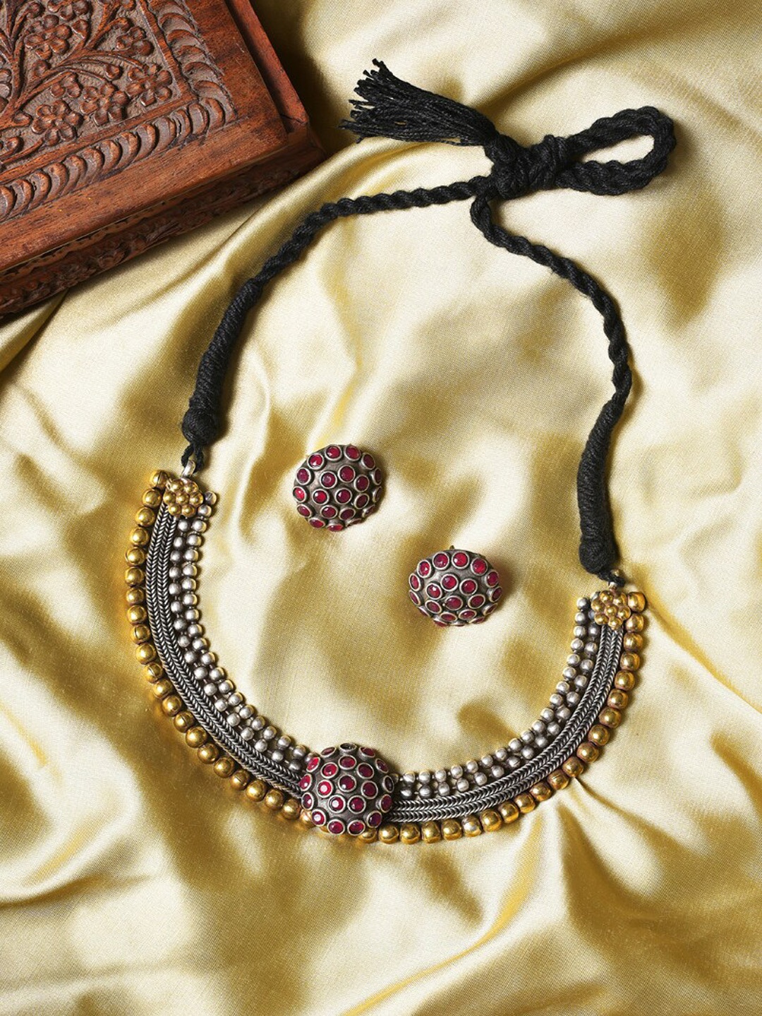 

SOHI Silver-Plated Silver Designer Stone Studded Jewellery Set
