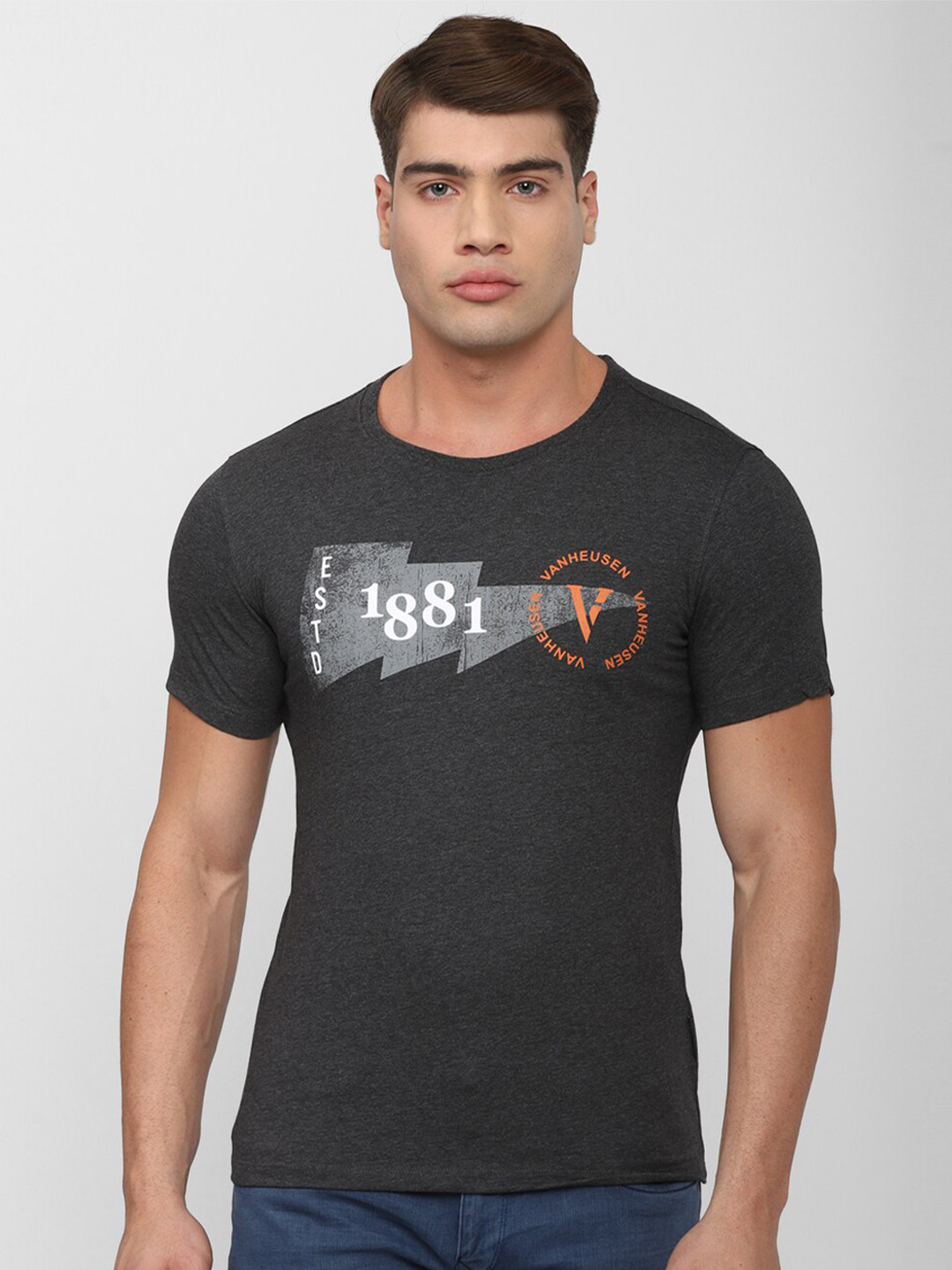 

V Dot Men Grey Printed Applique Slim Fit T-shirt