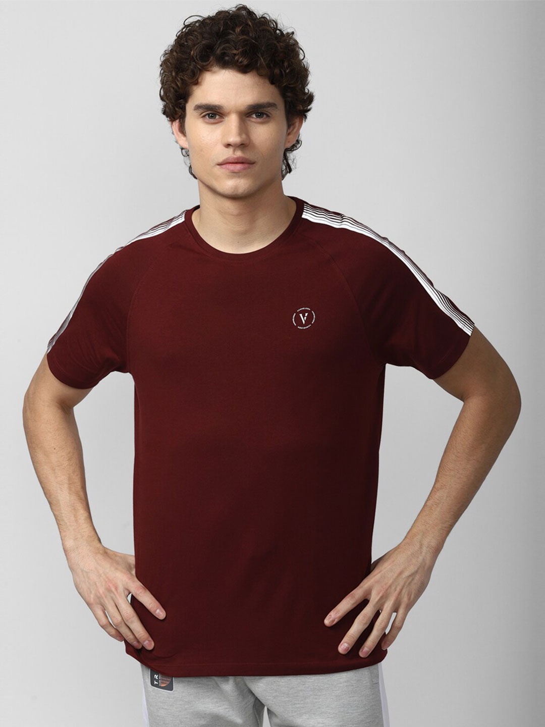 

Van Heusen Flex Men Applique Slim Fit Yoga T-shirt, Maroon