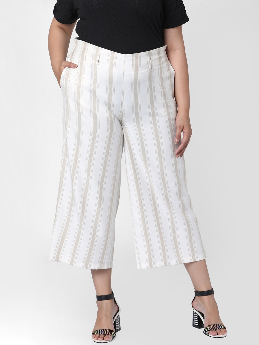 

VERO MODA CURVE Women Off White Printed Trousers