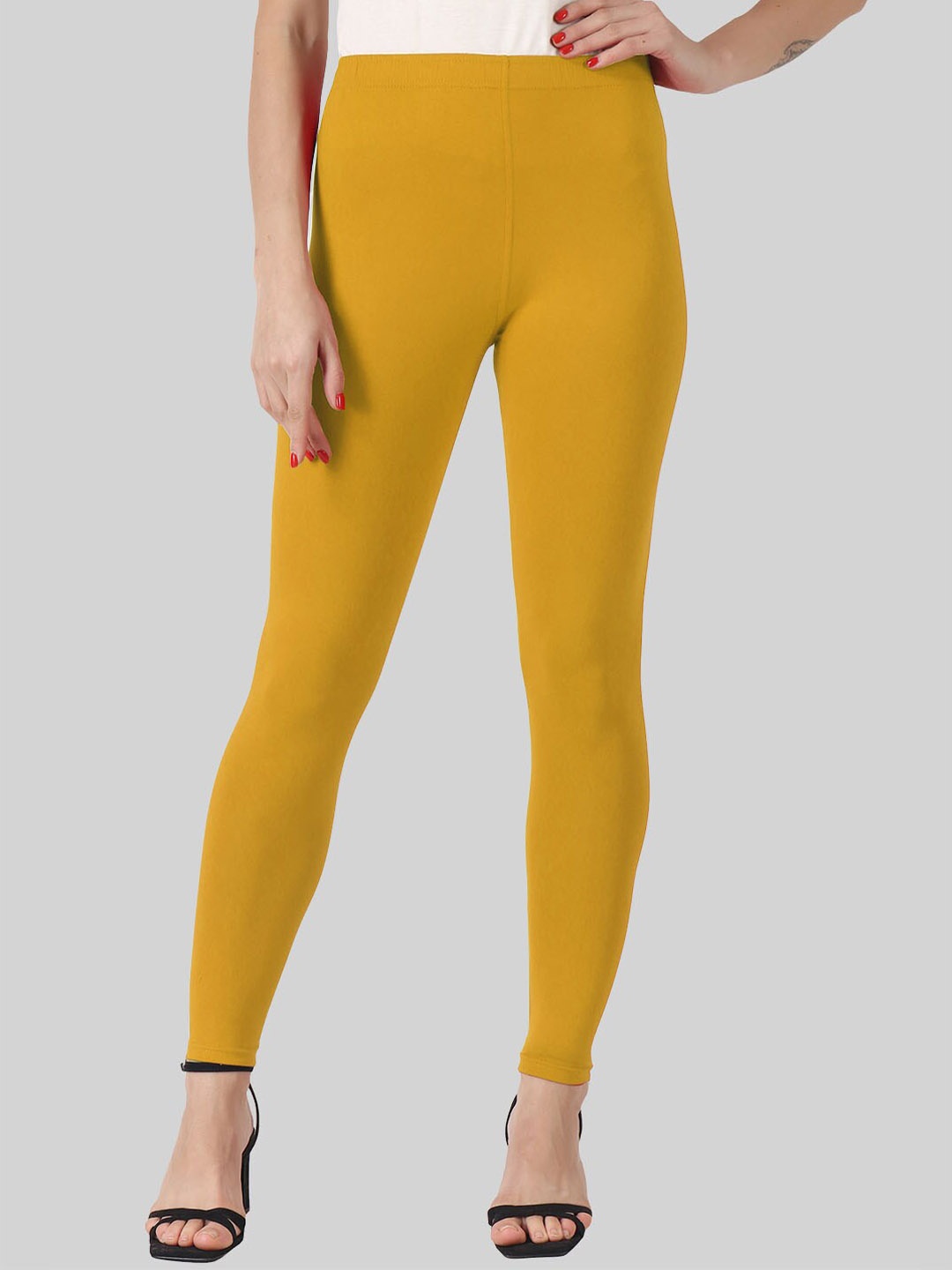

SAUNDARYA Women Yellow Solid Ankle-Length Leggings