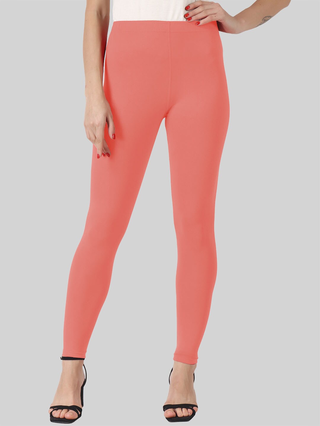 

SAUNDARYA Women Red Solid Comfort-Fit Ankle-Length Leggings
