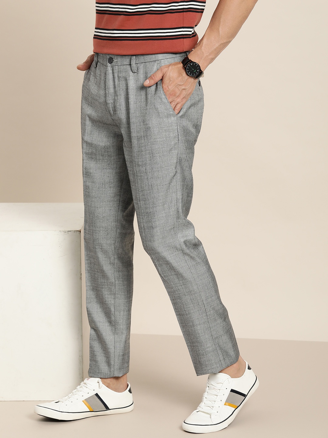 

encore by INVICTUS Men Grey Solid Regular Trousers