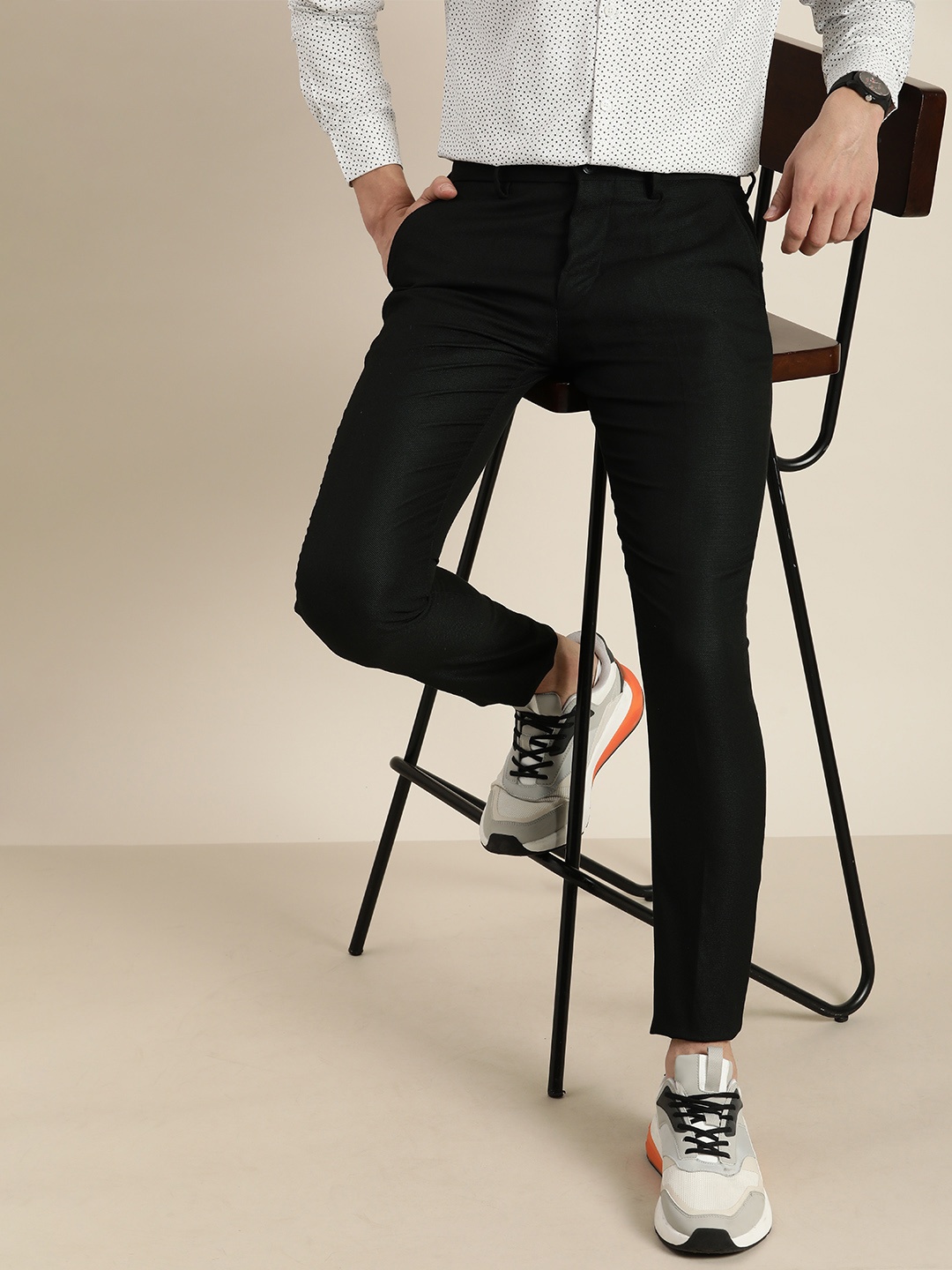 

encore by INVICTUS Men Black Textured Trousers