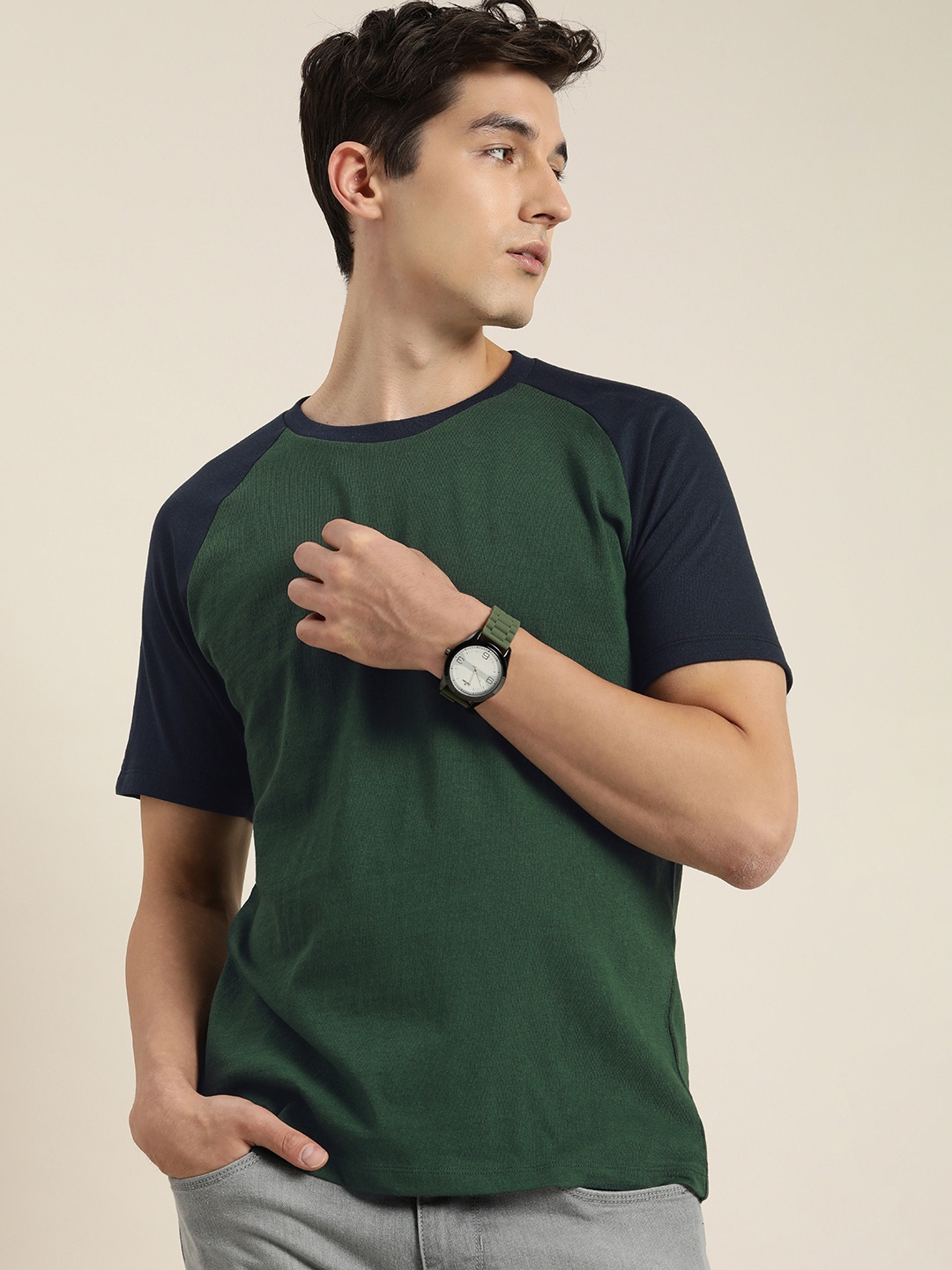encore by INVICTUS Men Green & Navy Blue Colourblocked T-shirt