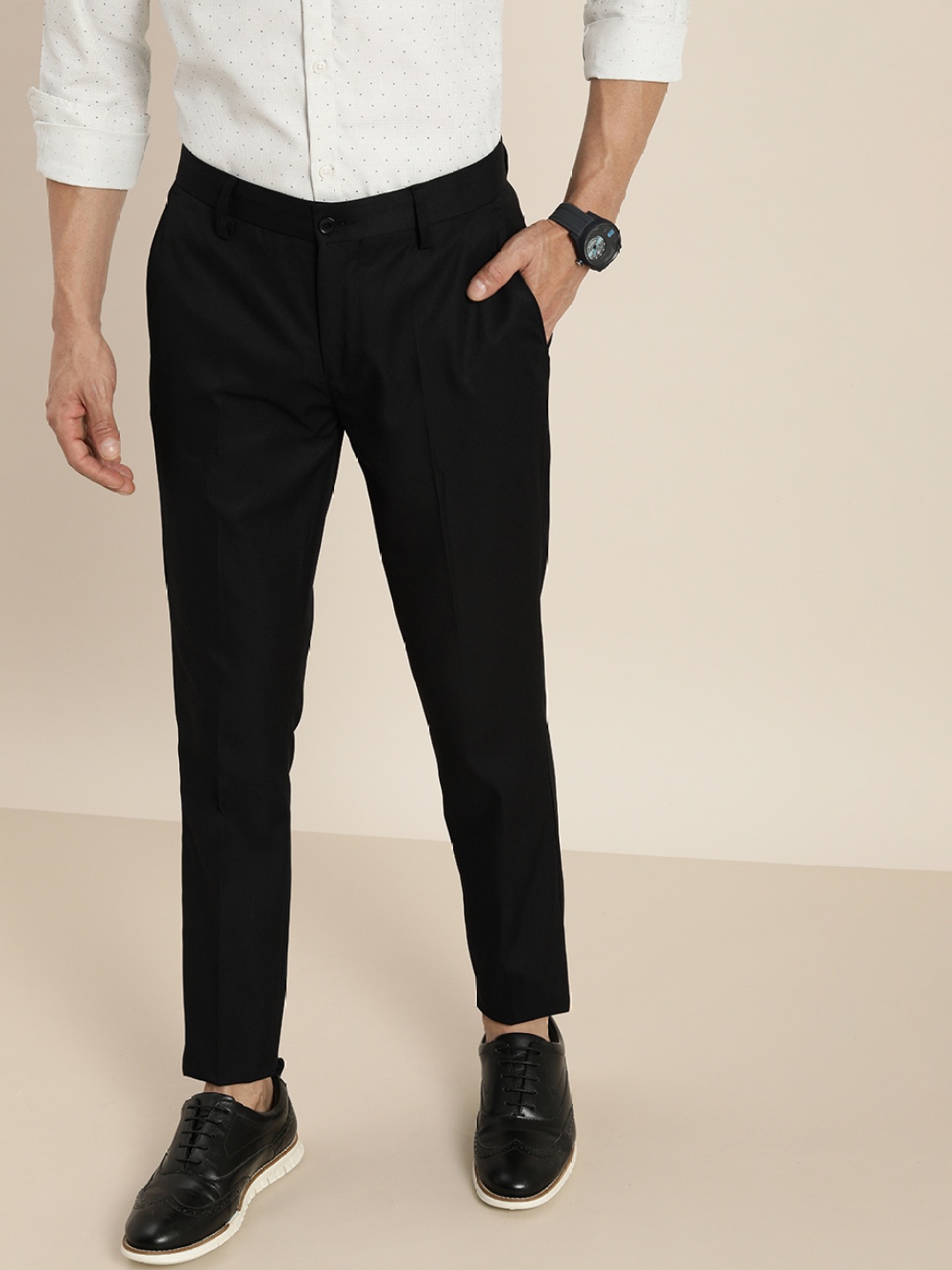 

encore by INVICTUS Men Black Solid Casual Mid-Rise Trousers