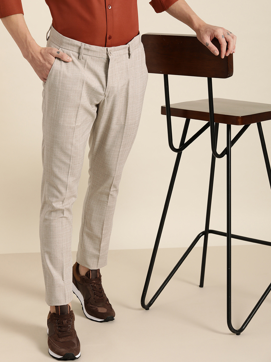 

encore by INVICTUS Men Beige Checked Mid-Rise Regular Trousers