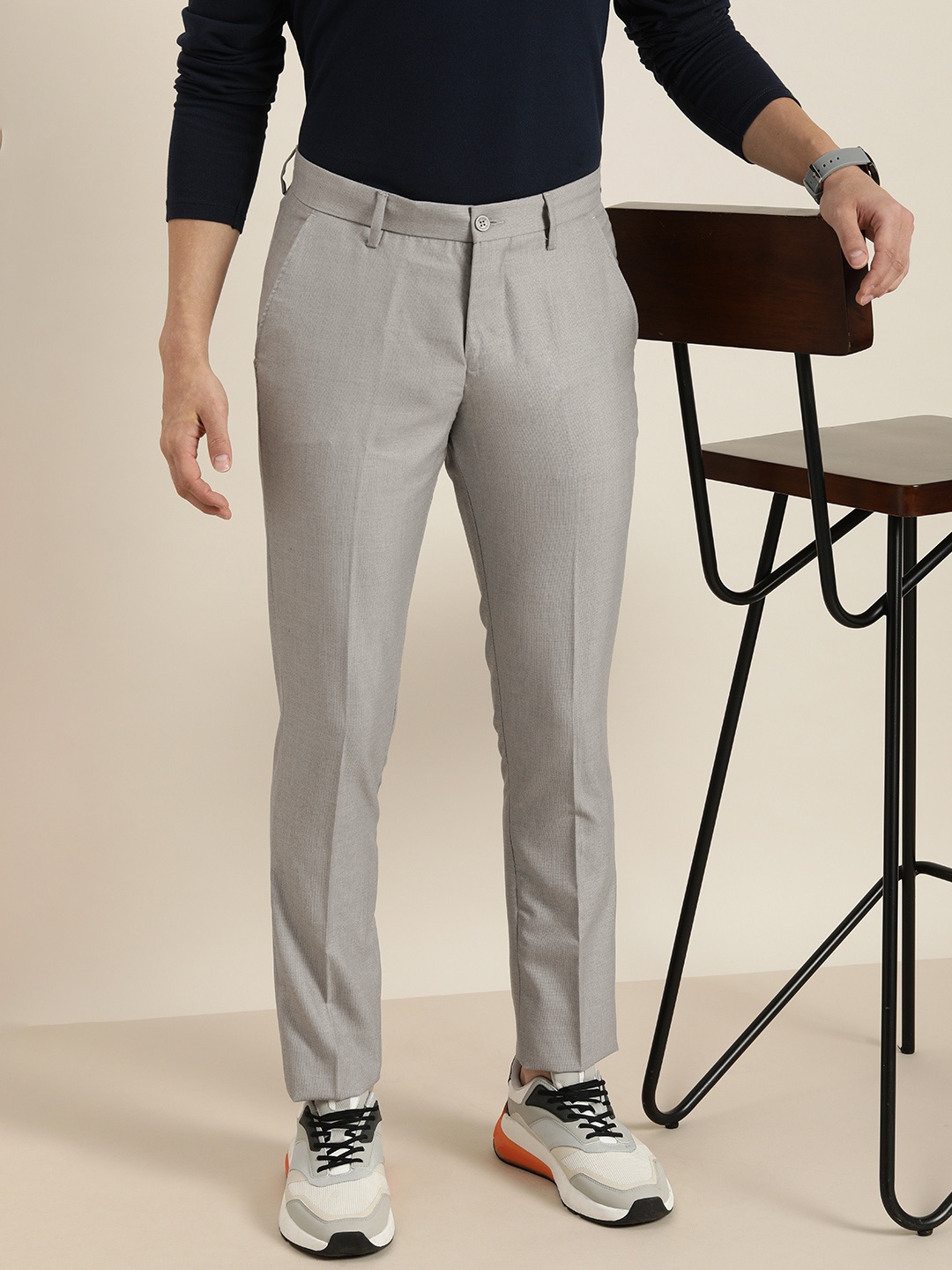 

encore by INVICTUS Men Grey Self-Checked Trousers