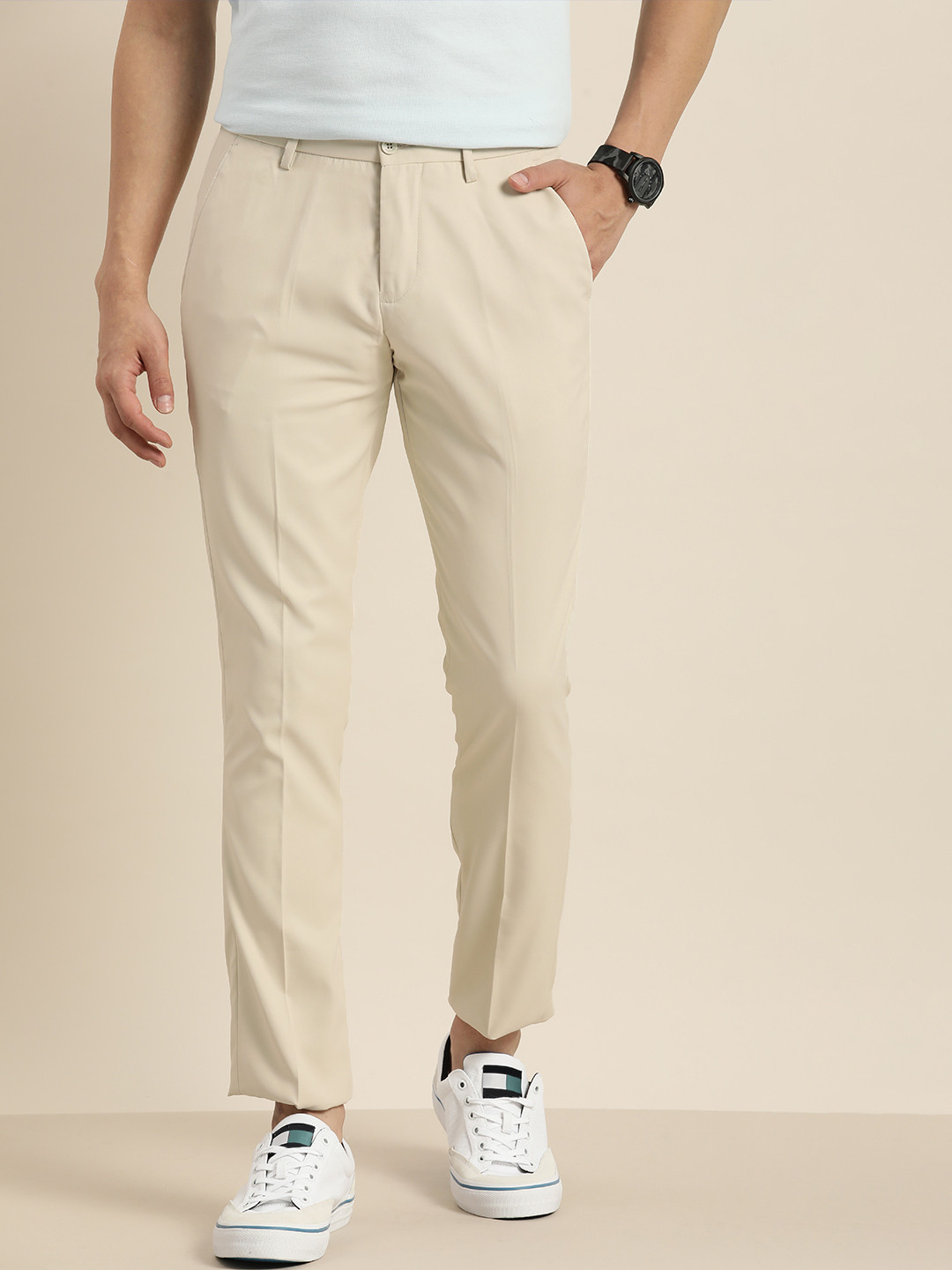 

encore by INVICTUS Men Beige Solid Regular Fit Mid-Rise Plain Woven Flat-Front Trousers