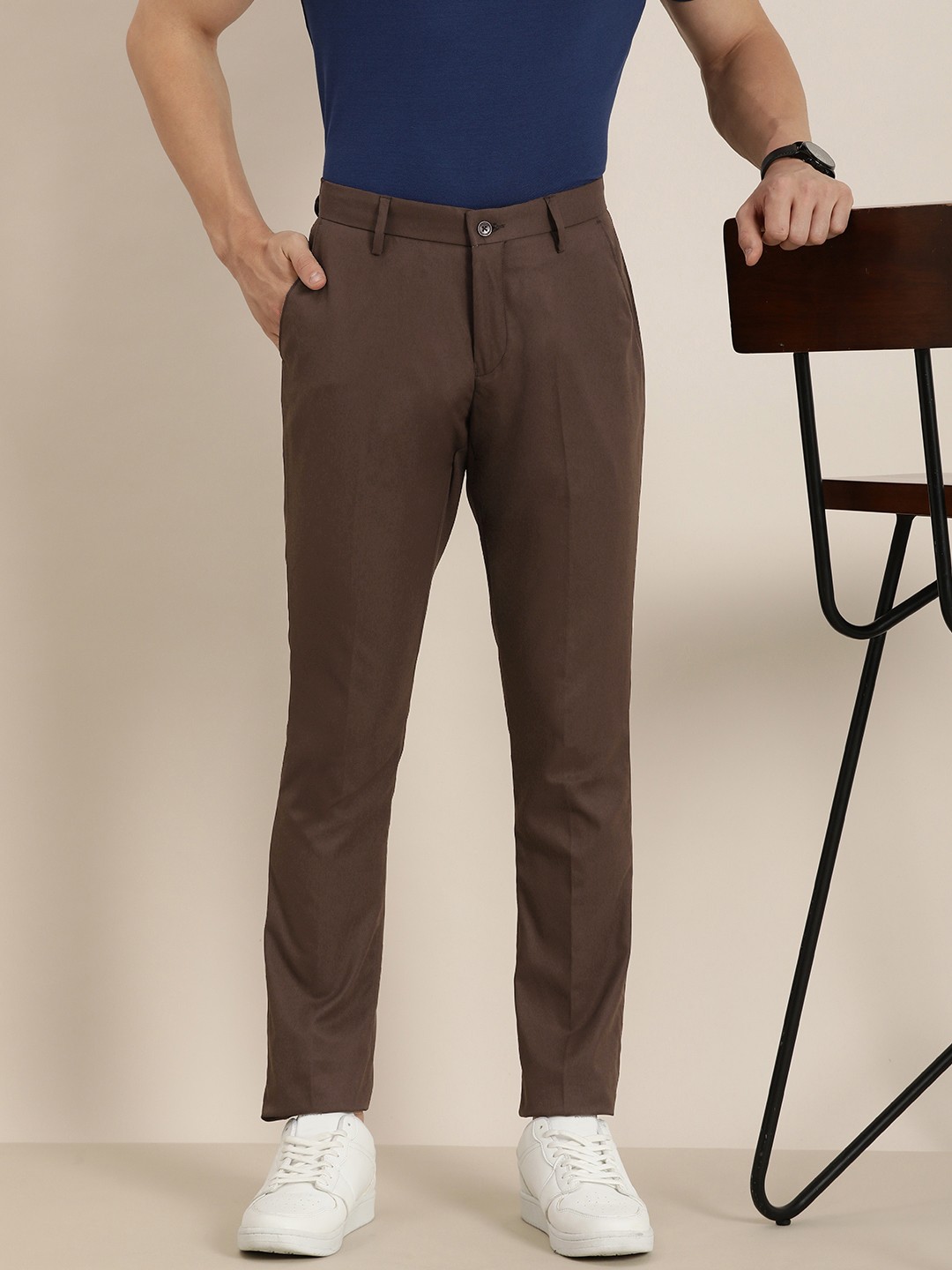 

encore by INVICTUS Men Mid-Rise Trousers, Coffee brown