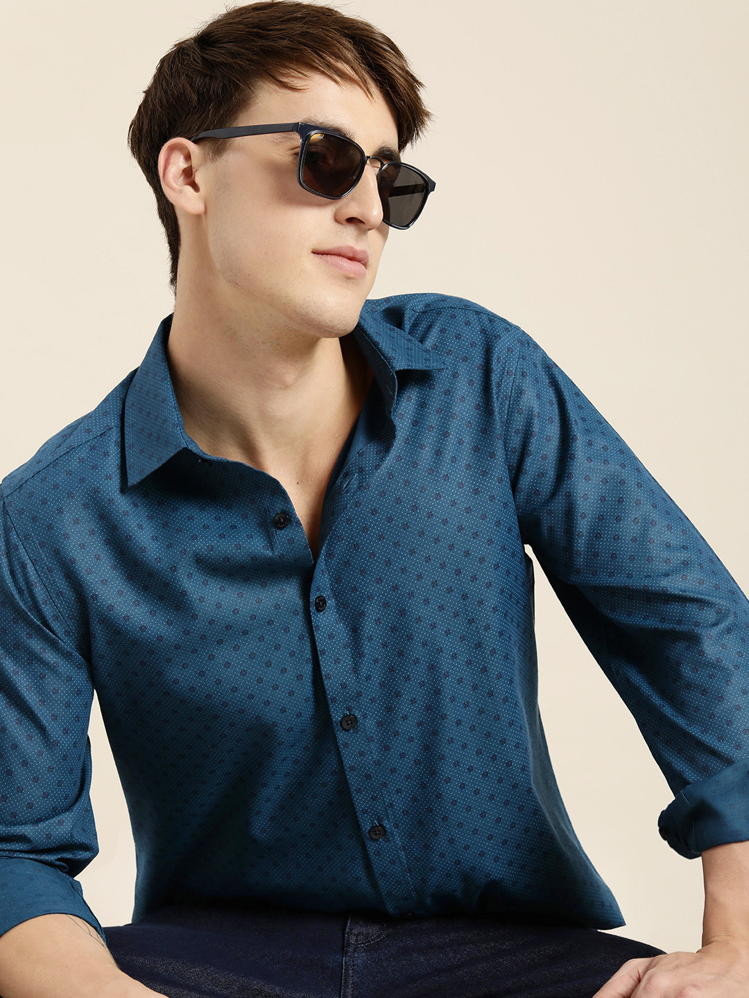 

encore by INVICTUS Men Teal Blue Printed Easy Iron Casual Shirt