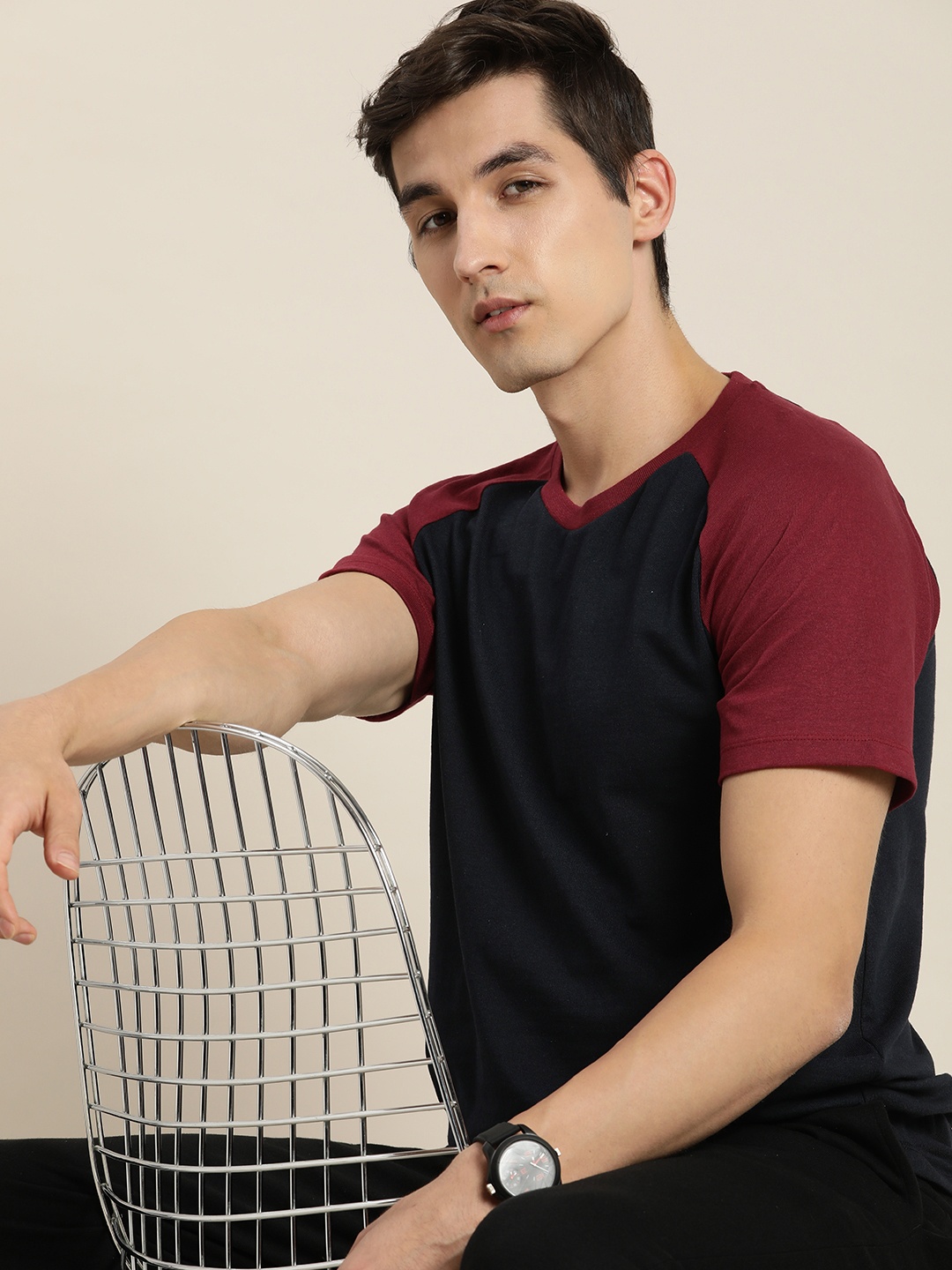 

encore by INVICTUS Men Navy Blue & Maroon Raglan Sleeves T-shirt
