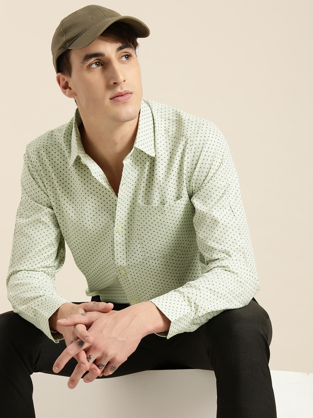 

encore by INVICTUS Men Green Micro Ditsy Printed Regular Fit Easy Iron Casual Shirt