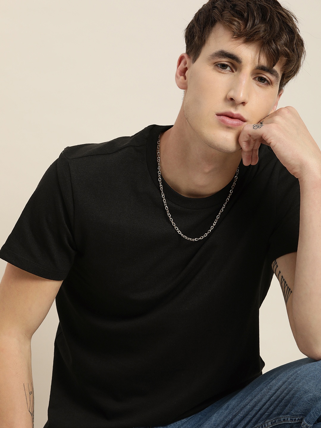 

encore by INVICTUS Men Black Solid T-shirt