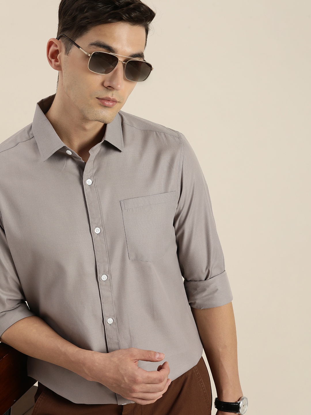 

encore by INVICTUS Men Grey Solid Casual Shirt With Patch Pocket