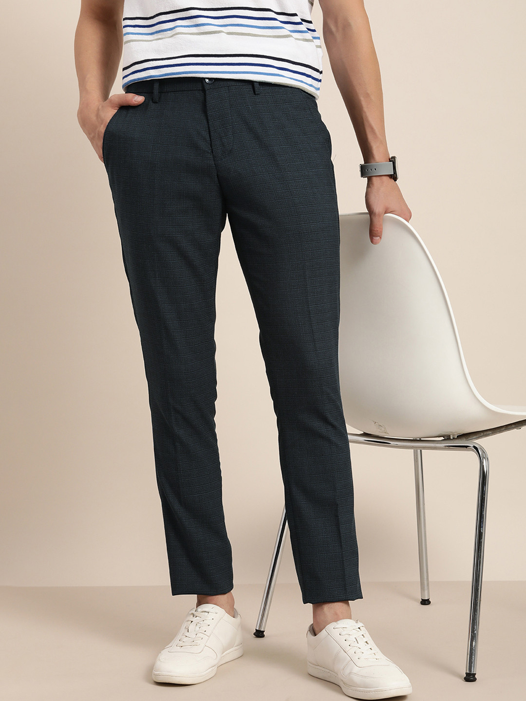 

encore by INVICTUS Men Navy Blue Checked Trousers