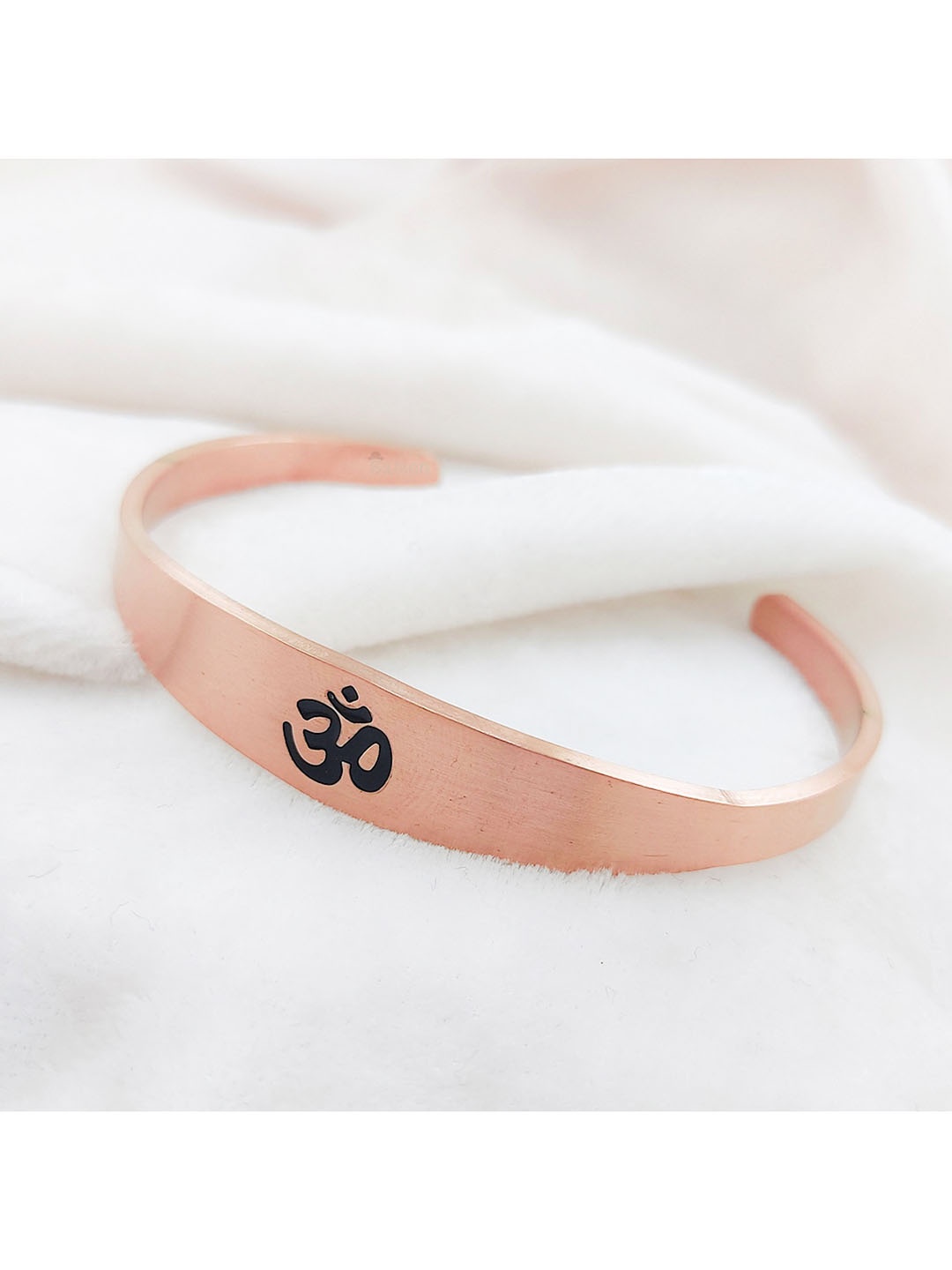 

Saizen Unisex Rose Bracelet