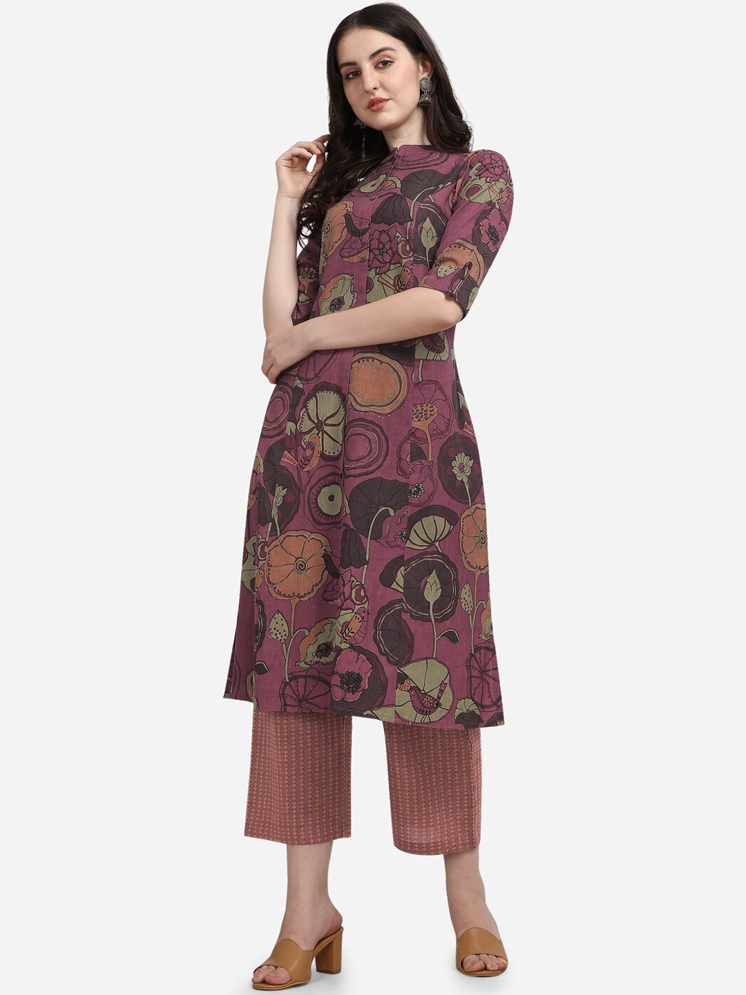 

MIRCHI FASHION Women Pink Floral Printed Pleated Kurti with Trousers