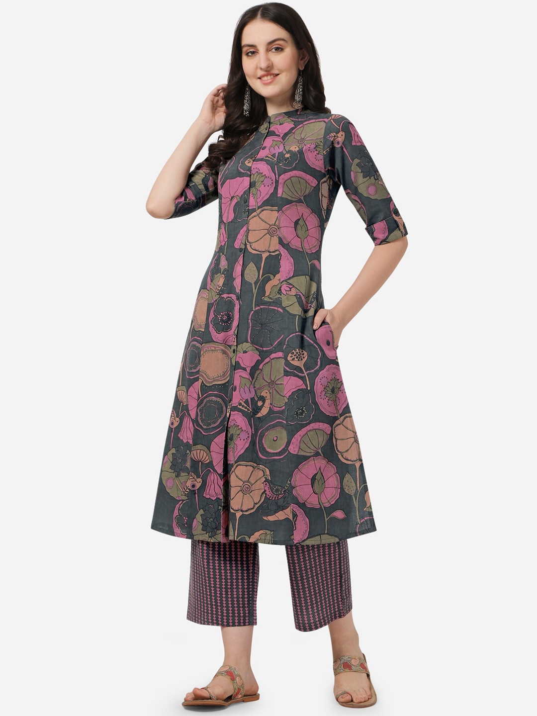 

MIRCHI FASHION Women Grey Printed High Slit Kurti with Trousers