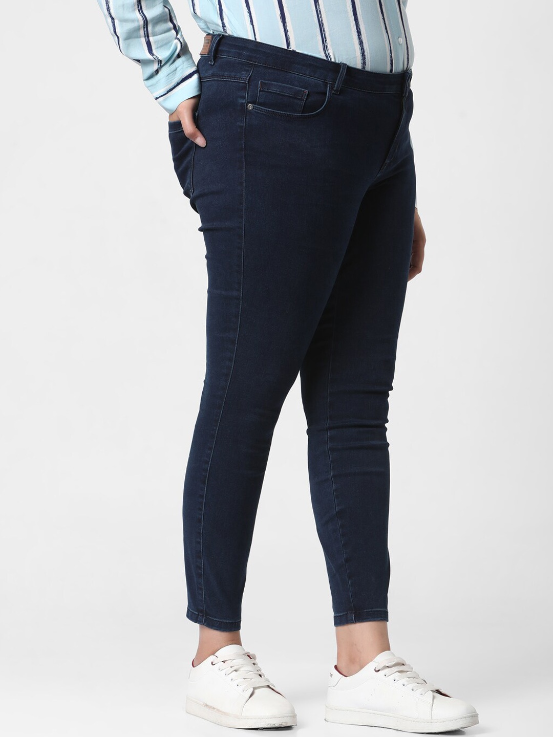 

VERO MODA CURVE Women Blue High-Rise Low Distress Jeans