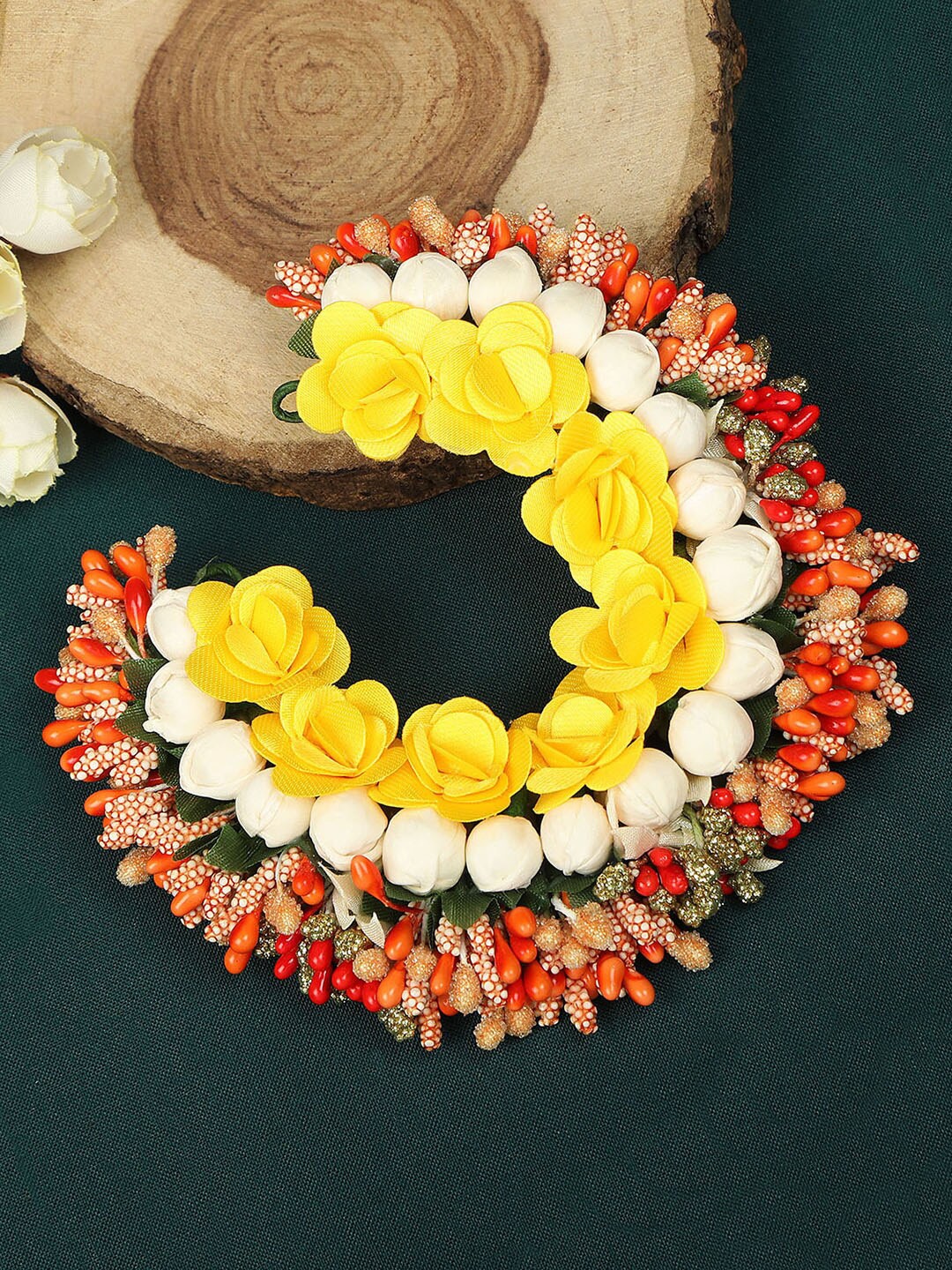 

AccessHer Women Yellow & White Embellished Hair Accessory Set of