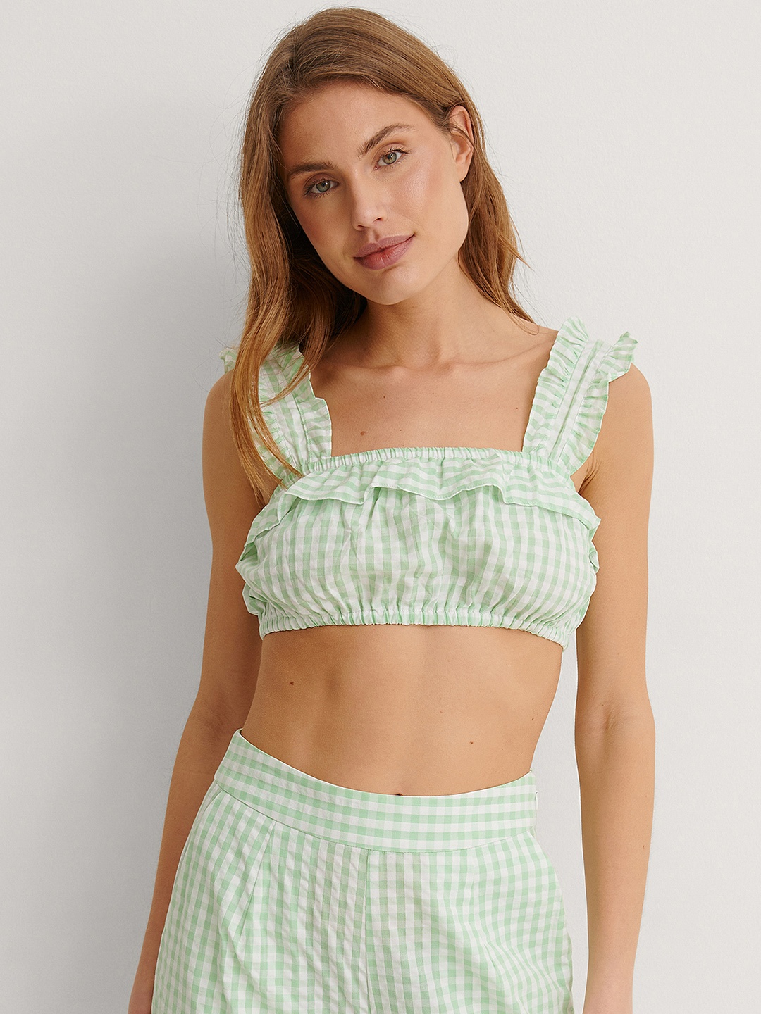 

NA-KD Green & White Pure Cotton Checked Blouson Cotton Crop Top