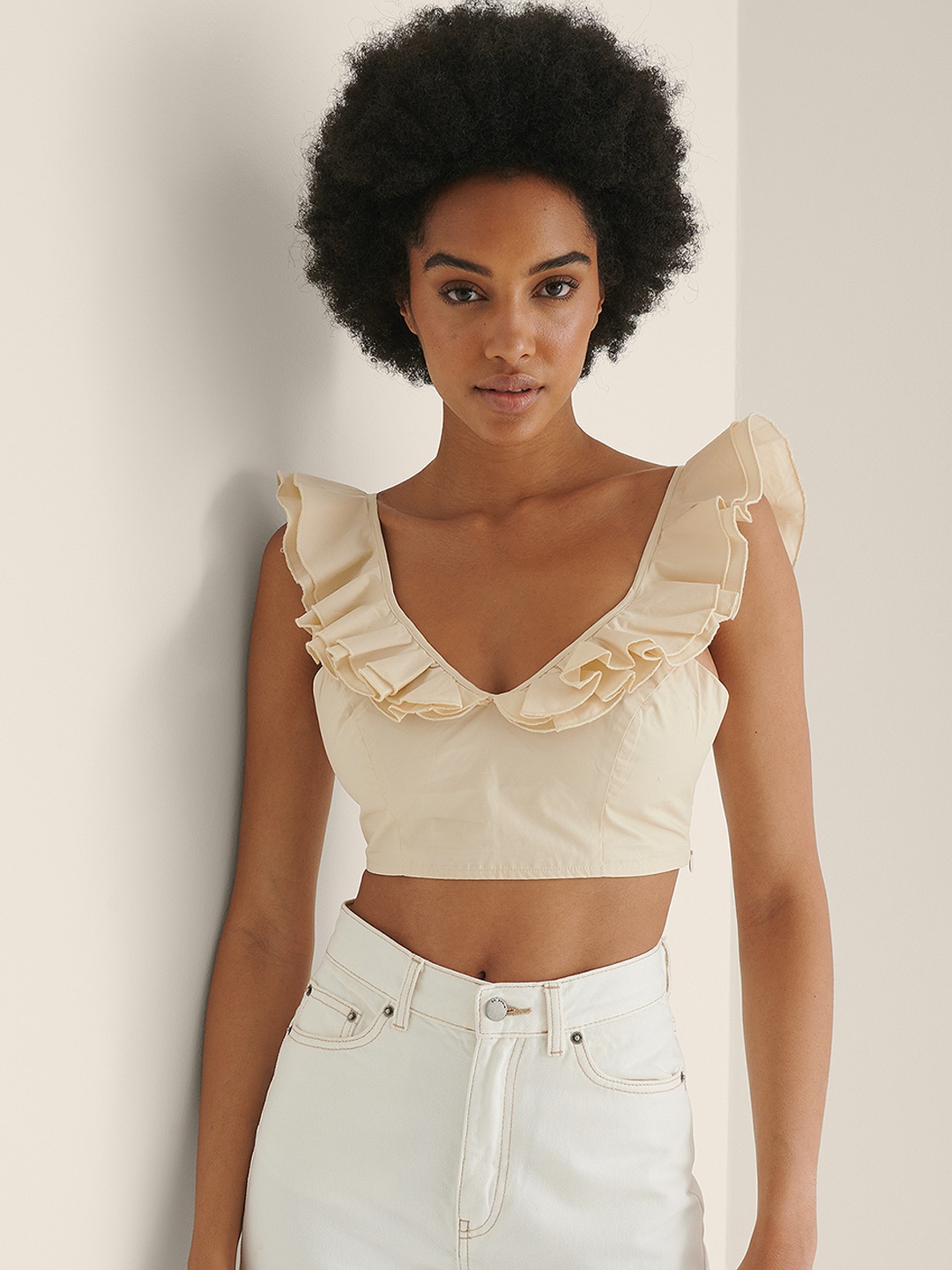 

NA-KD Beige Solid Smocked Cotton Crop Top