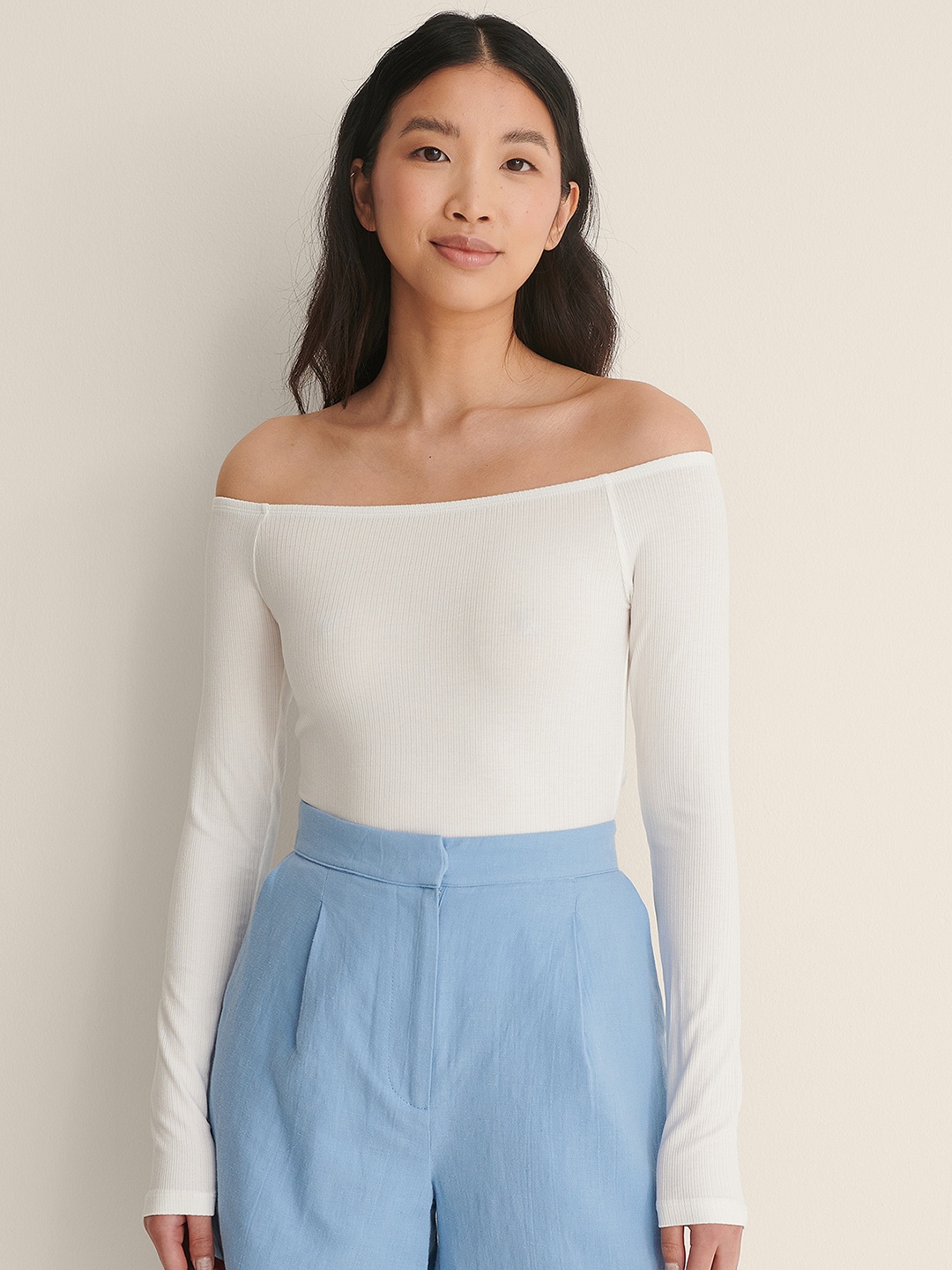 

NA-KD White Off-Shoulder Top