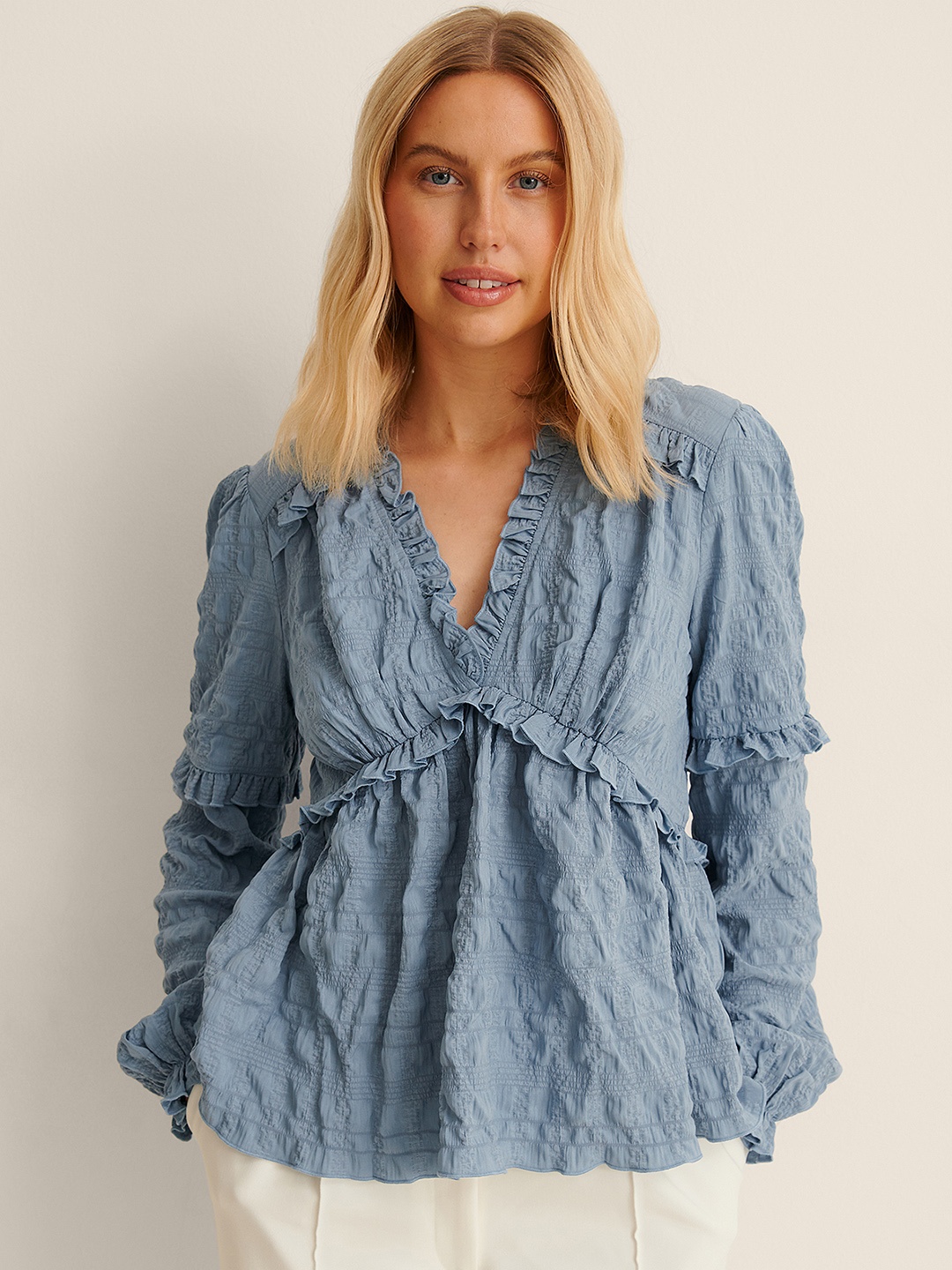 

NA-KD Blue Ruffles Top