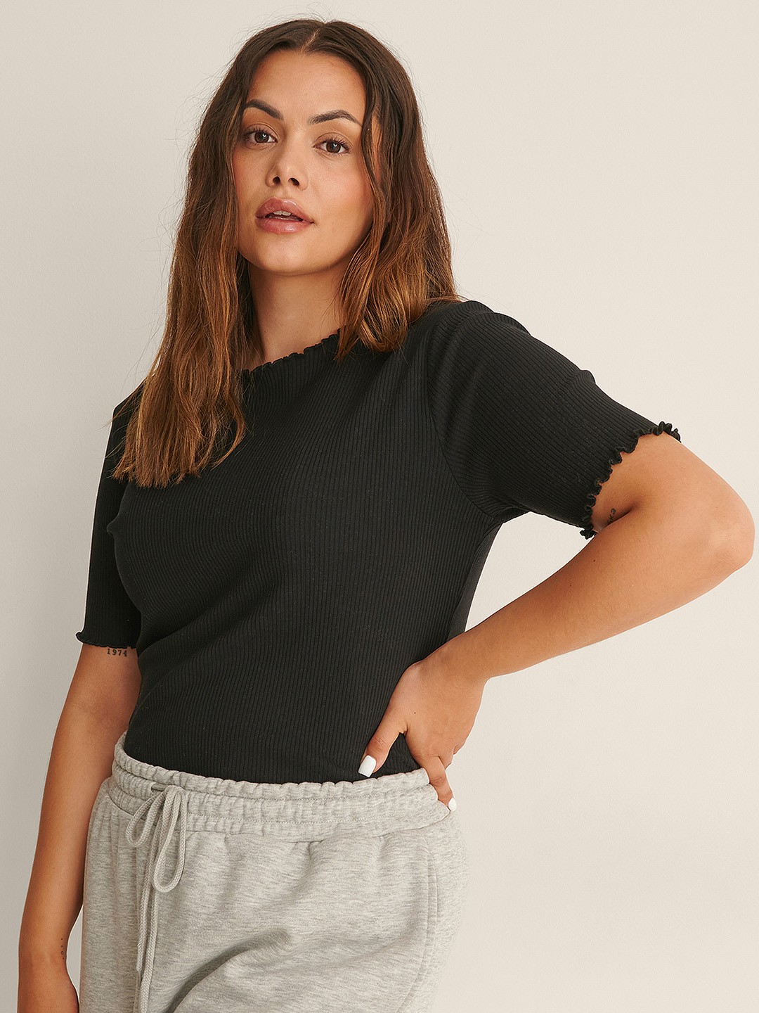 

NA-KD Plus Size Black Round Neck Top