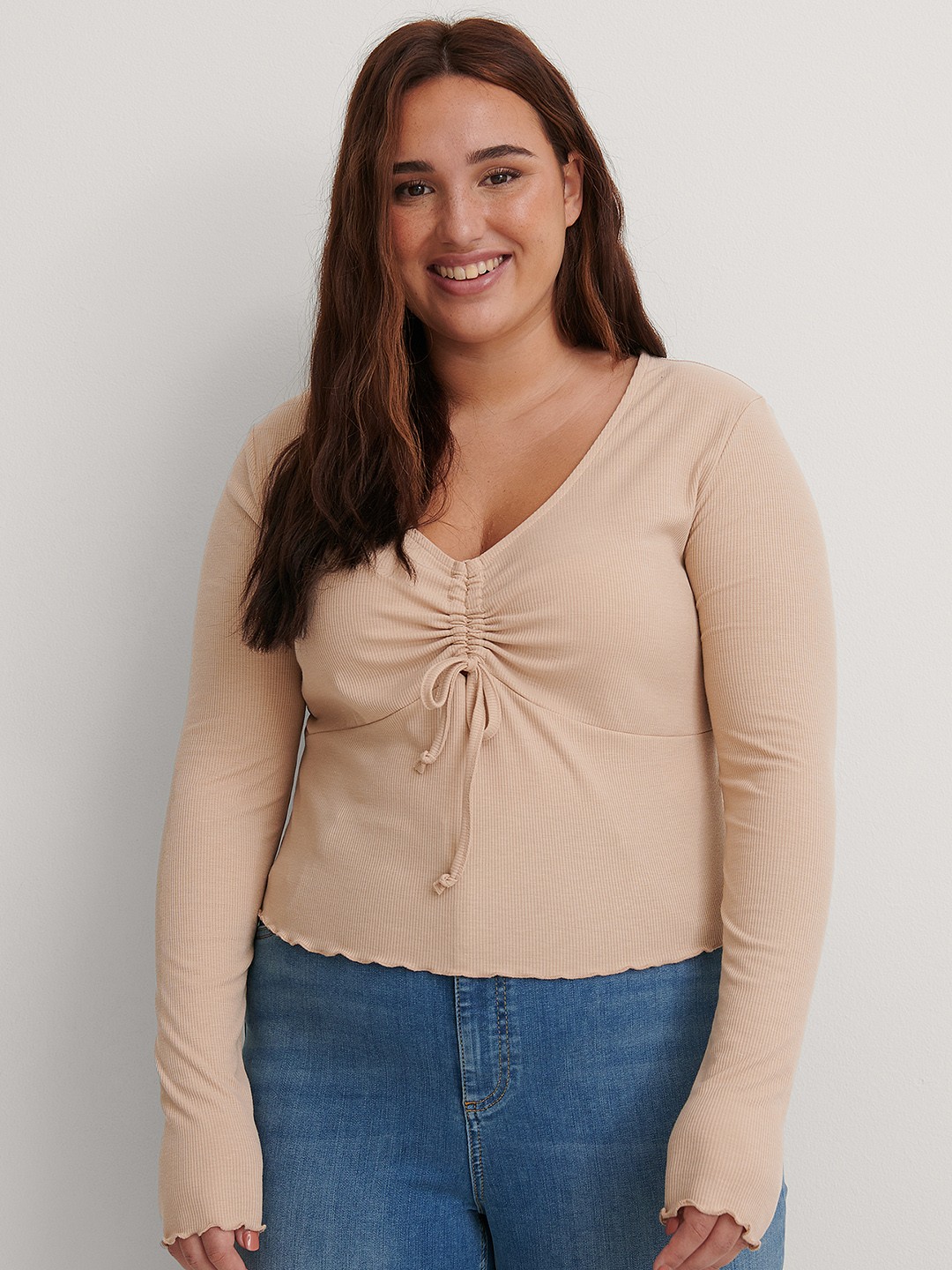 

NA-KD Plus Size Beige Ruched Top