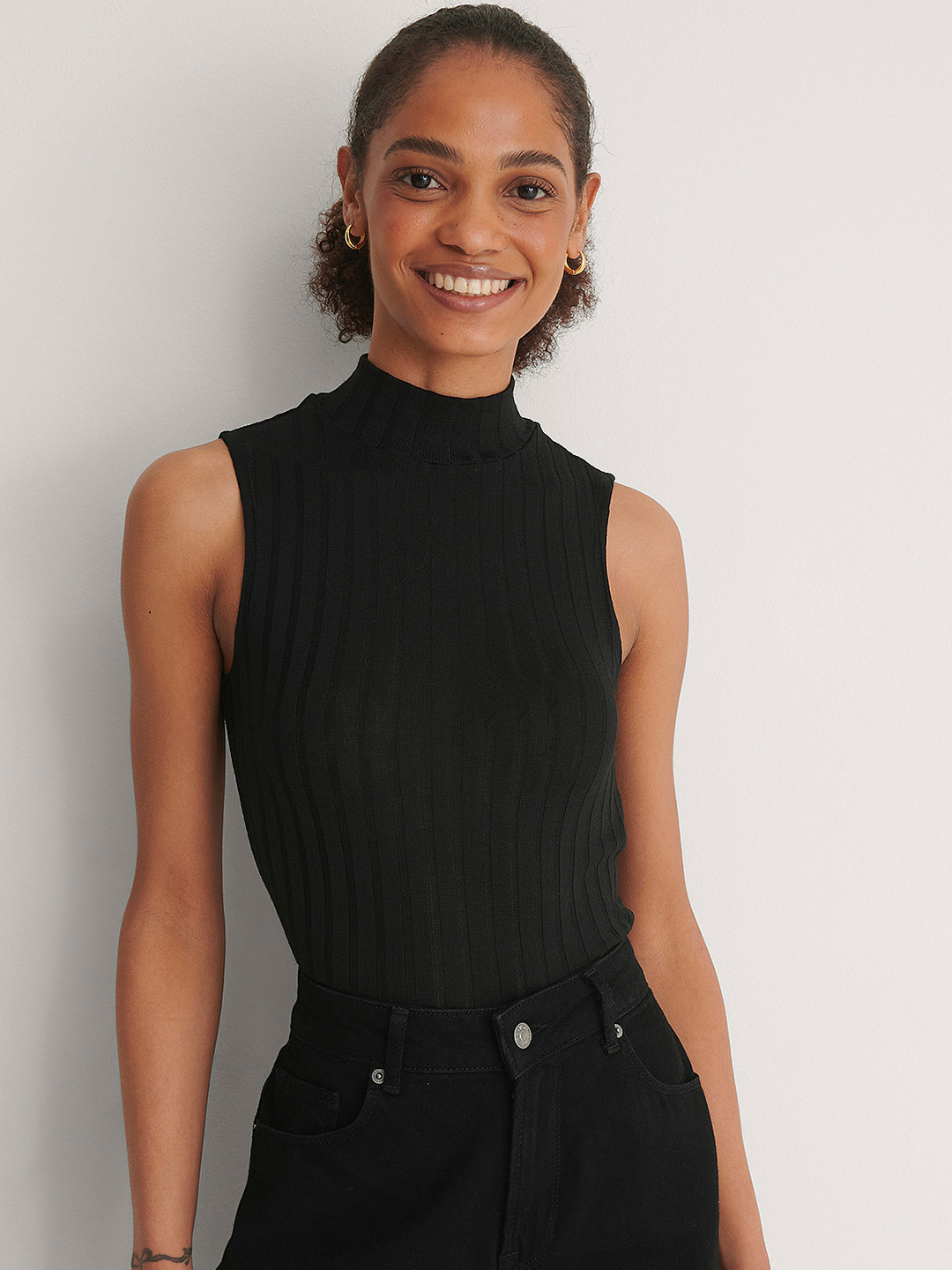 

NA-KD Women Black Solid Tank Top