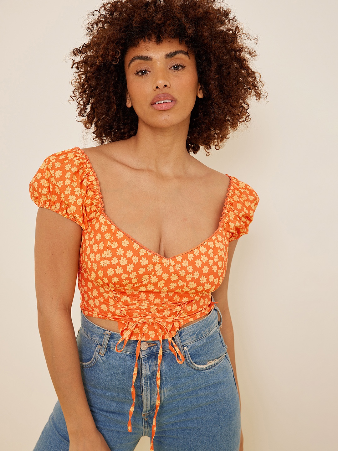 

NA-KD Orange Floral Print Sweetheart Neck Crop Top