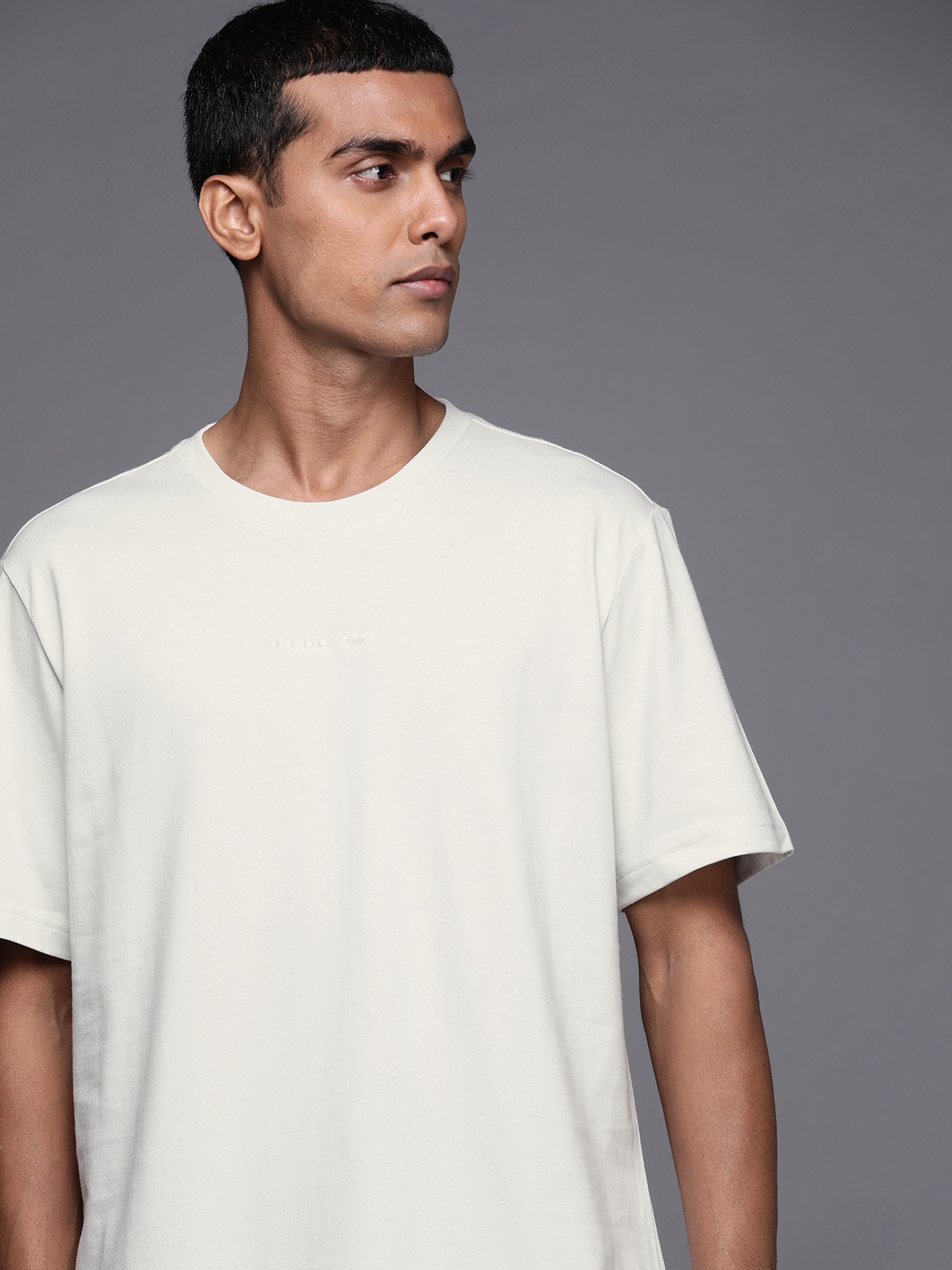 

ADIDAS Originals Men Taupe ESS Solid Pure Cotton T-shirt