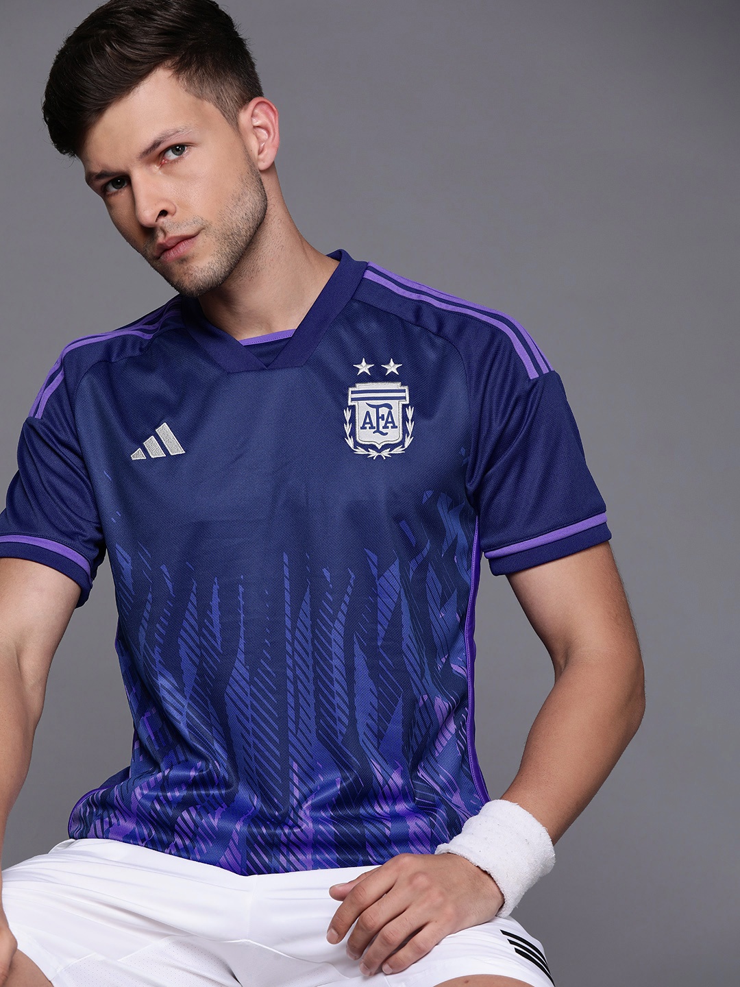 

ADIDAS Men Purple Printed Argentina FIFA WC22 V-Neck T-shirt