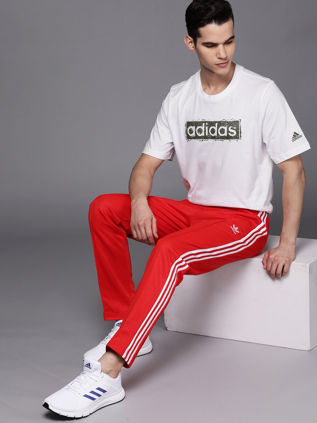 

ADIDAS Men White Sketch Linear Graphic Brand Logo Printed Pure Cotton T-shirt