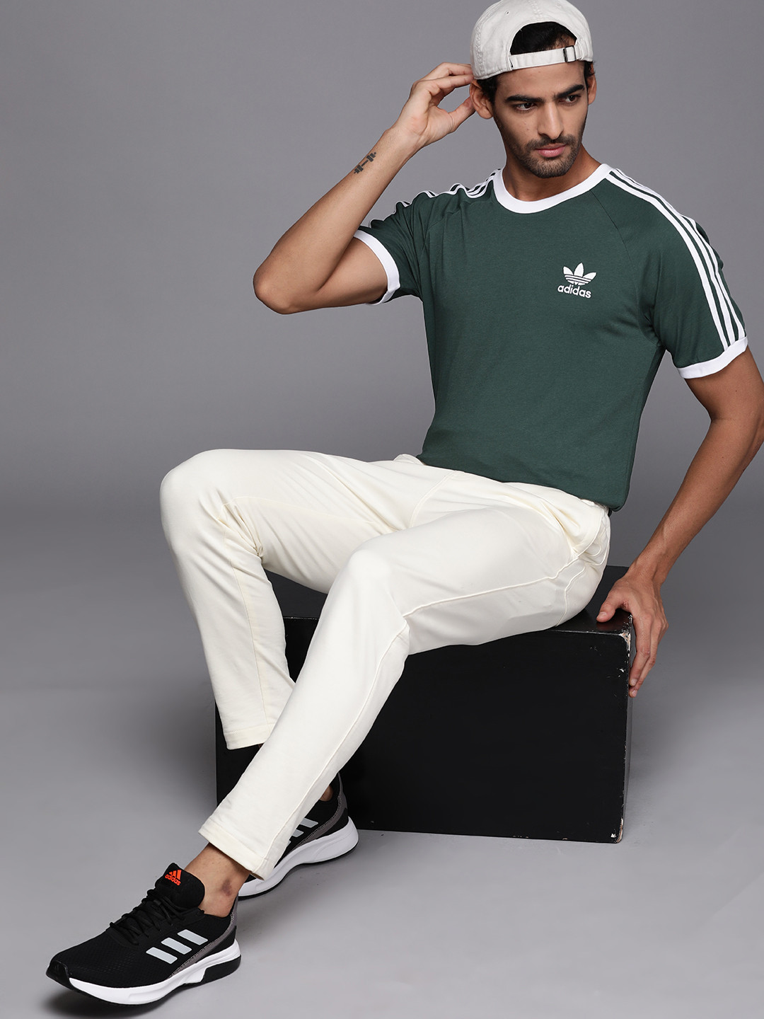 

ADIDAS Originals Men Green Solid Trace Applique Detail T-shirt