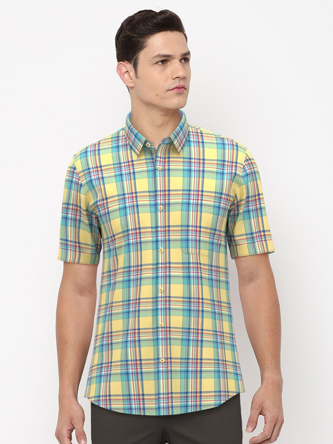 

Peter England Casuals Men Yellow Slim Fit Tartan Checks Checked Casual Shirt