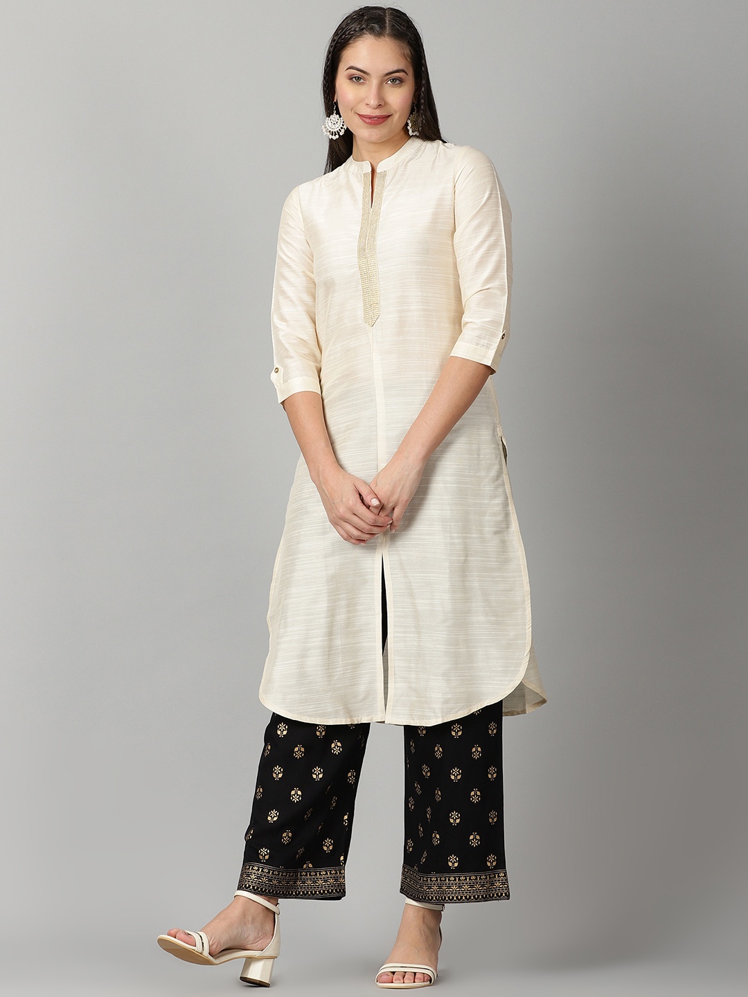 

Saffron Threads Women Off White Slub Embroidered Mandarin Collar Kurta