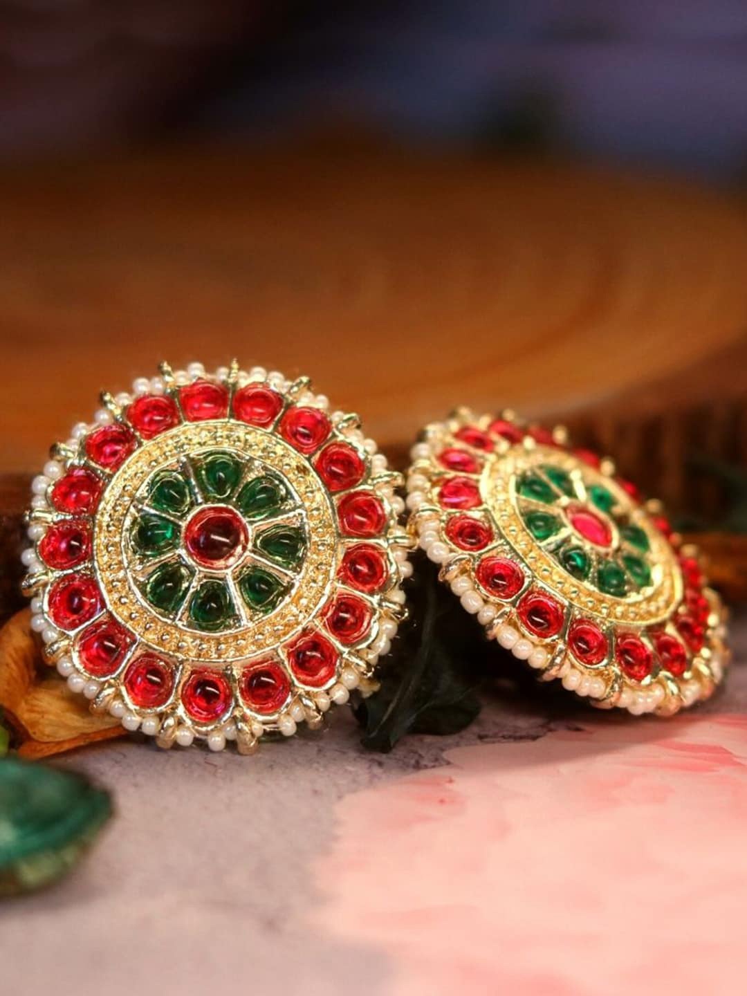 

Ishhaara Red Circular Studs Earrings