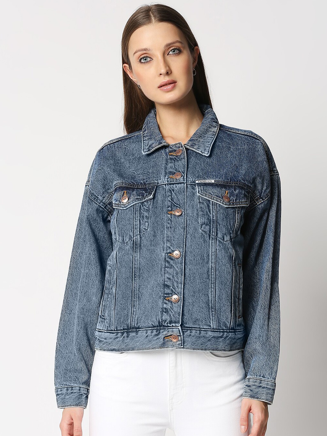 

LOVEGEN Women Blue Washed Crop Denim Jacket with Patchwork