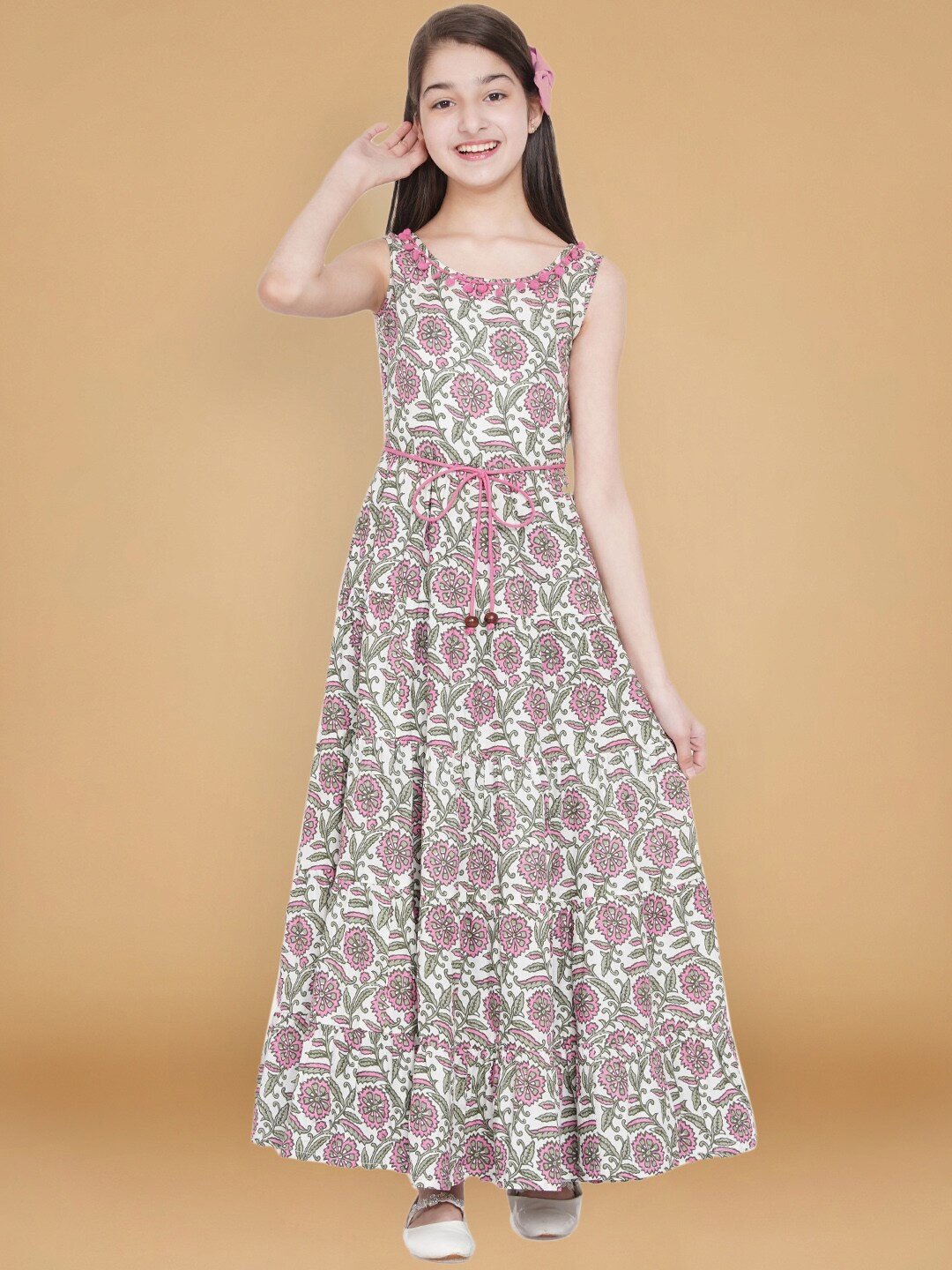 

titliyan White Floral Maxi Dress