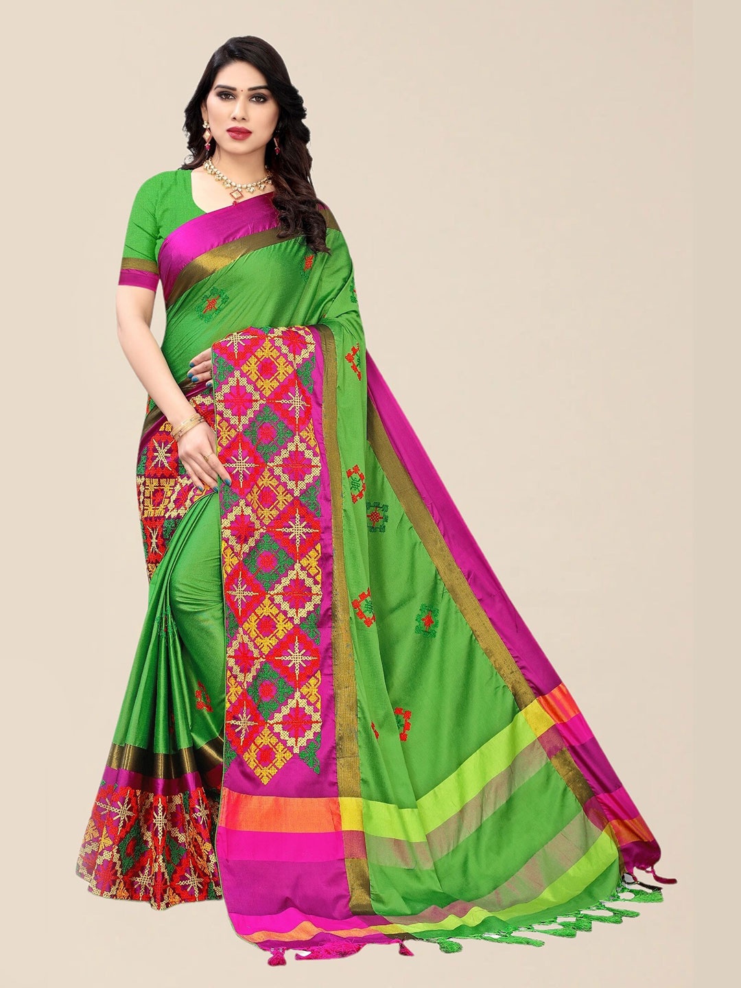 

SERONA FABRICS Green & Pink Embellished Kutchi Embroidery Silk Cotton Saree