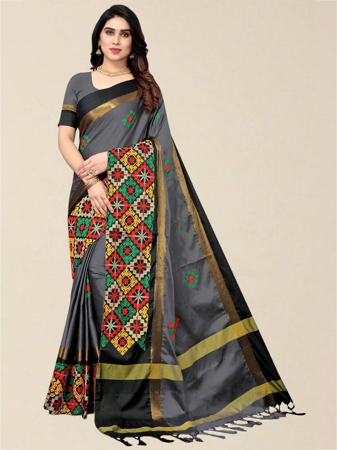 

SERONA FABRICS Grey & Red Embellished Kutchi Embroidery Silk Cotton Saree