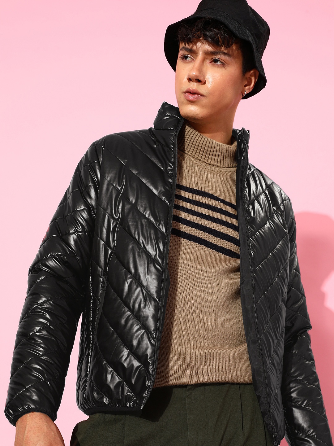 

The Roadster Lifestyle Co. Men Solid Padded Jacket, Black