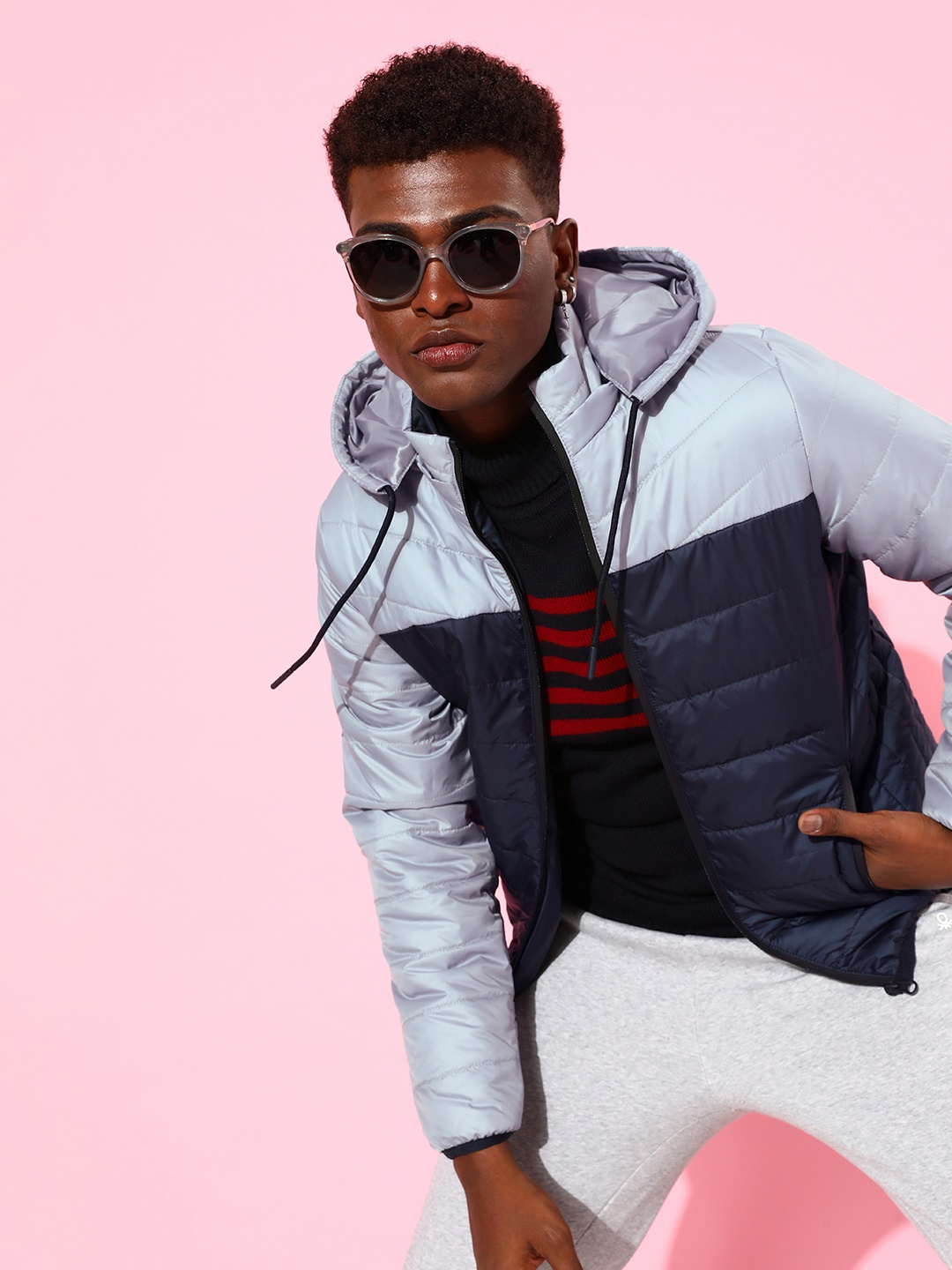 

The Roadster Life Co. Men Colourblocked Hooded Puffer Jacket, Navy blue