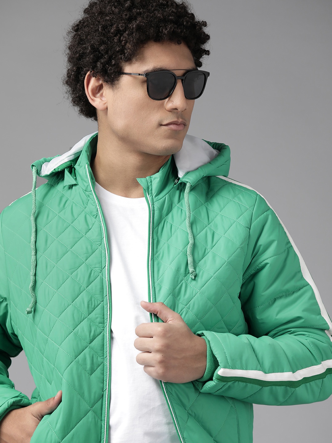 

The Roadster Lifestyle Co. Men Green Solid Quilted Jacket with Detachable Hood